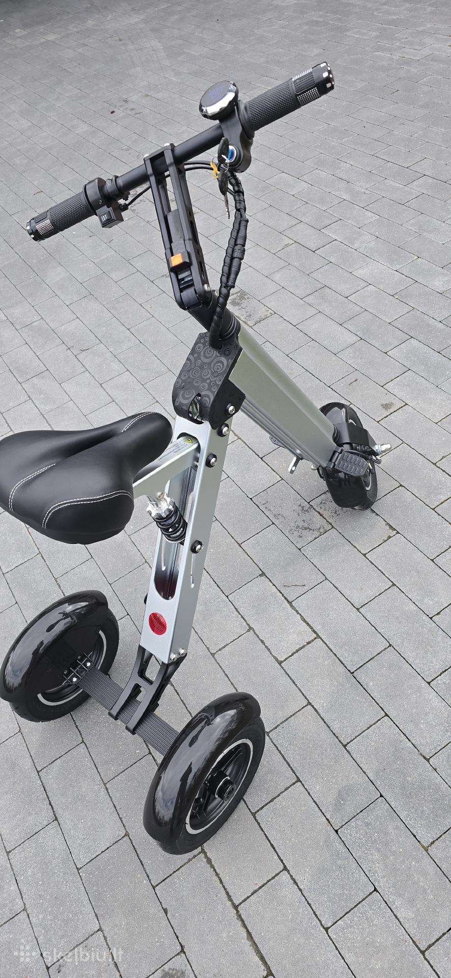Electric scooter Core