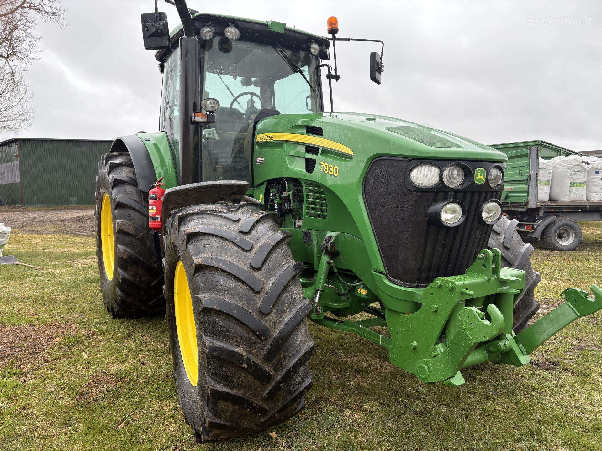 John Deere 7930, tractors