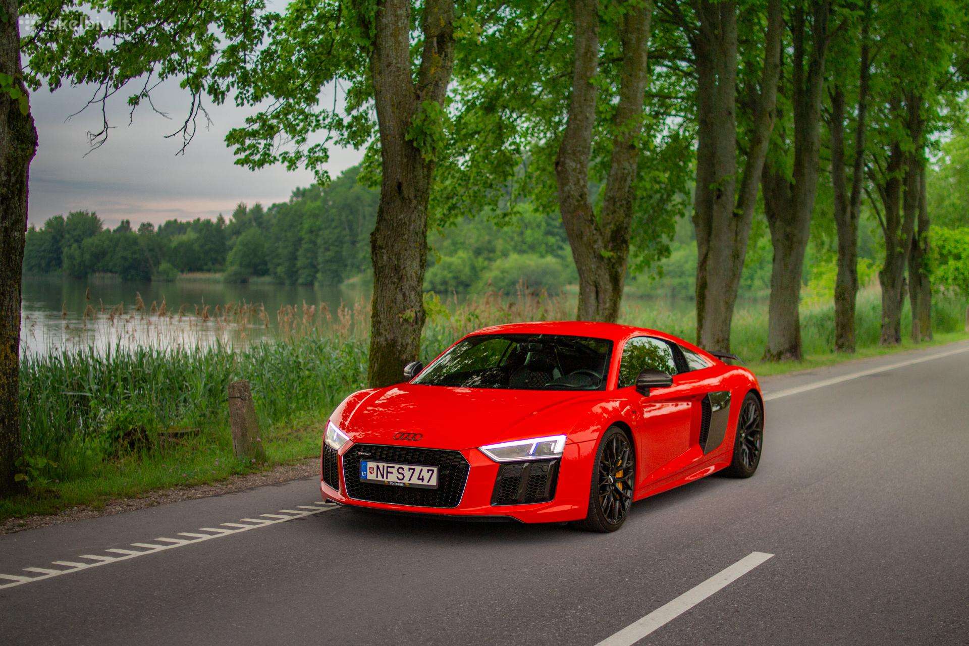 Audi R8, kupė (coupe)