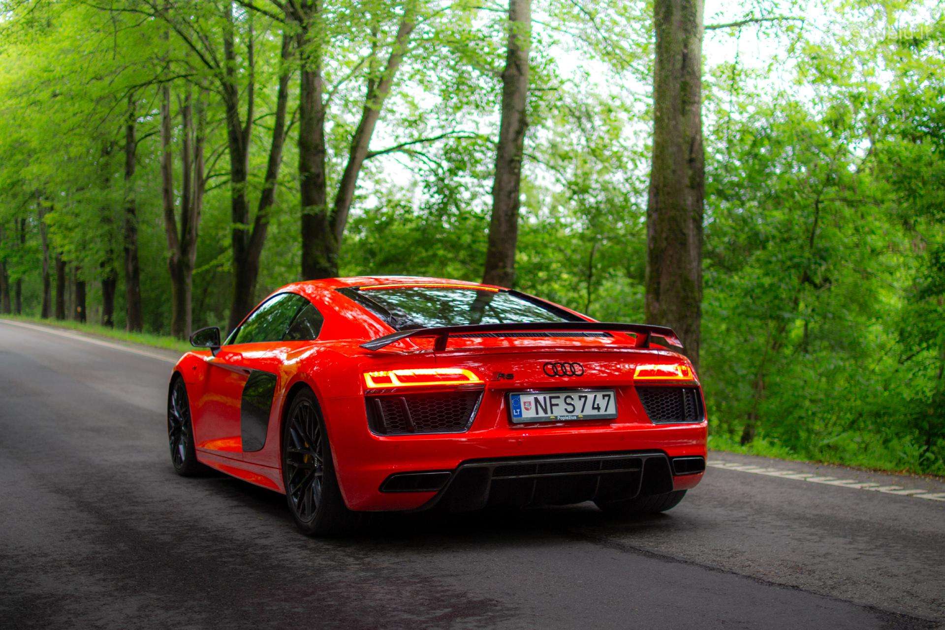 Audi R8, kupė (coupe)