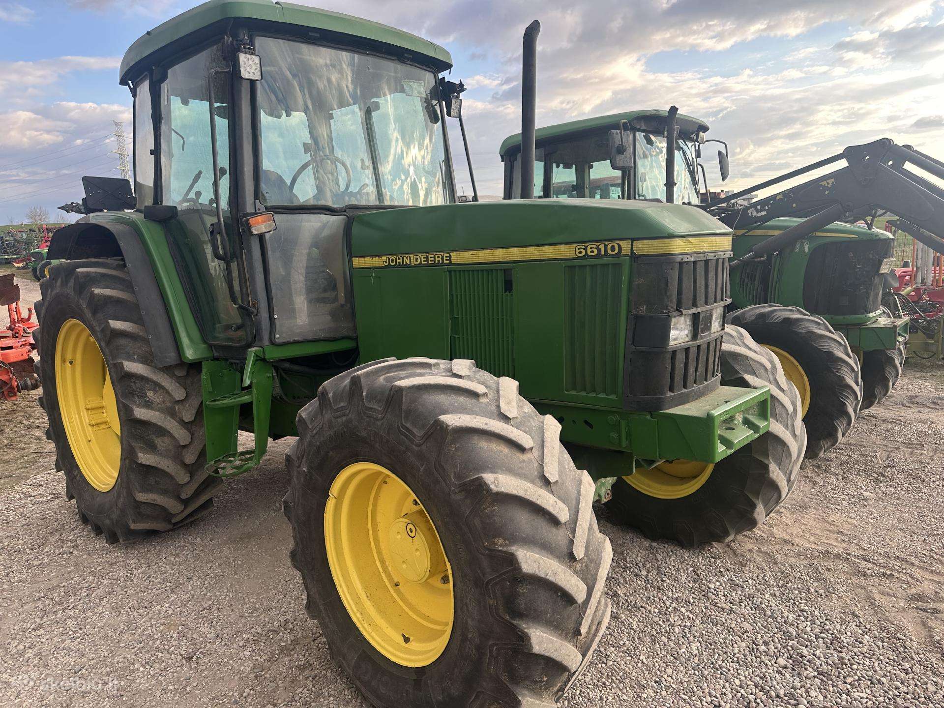 John Deere, tractors
