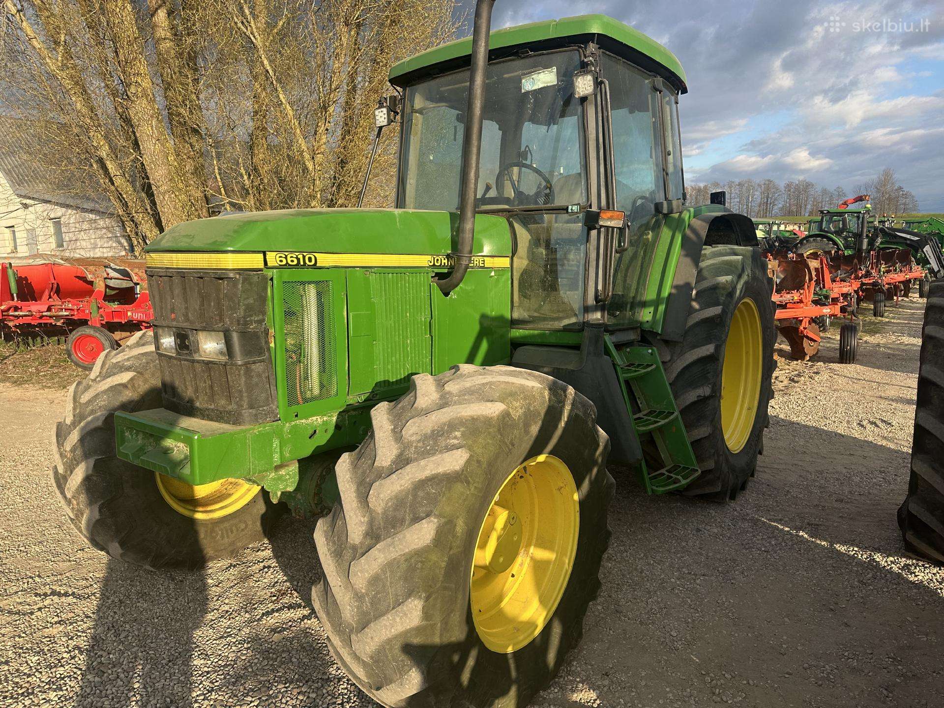 John Deere, tractors