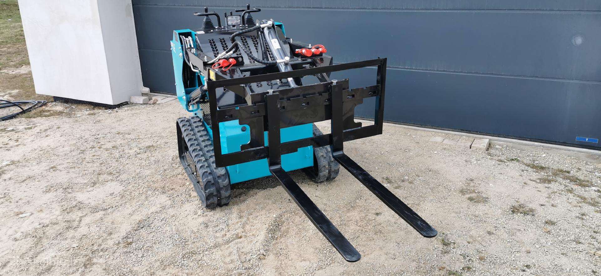 -Kita- T460, mini loaders