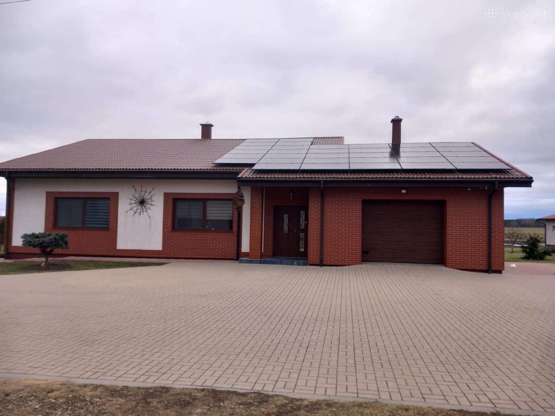 Parduodamas namas su ūkiniais pastatais 2015m.