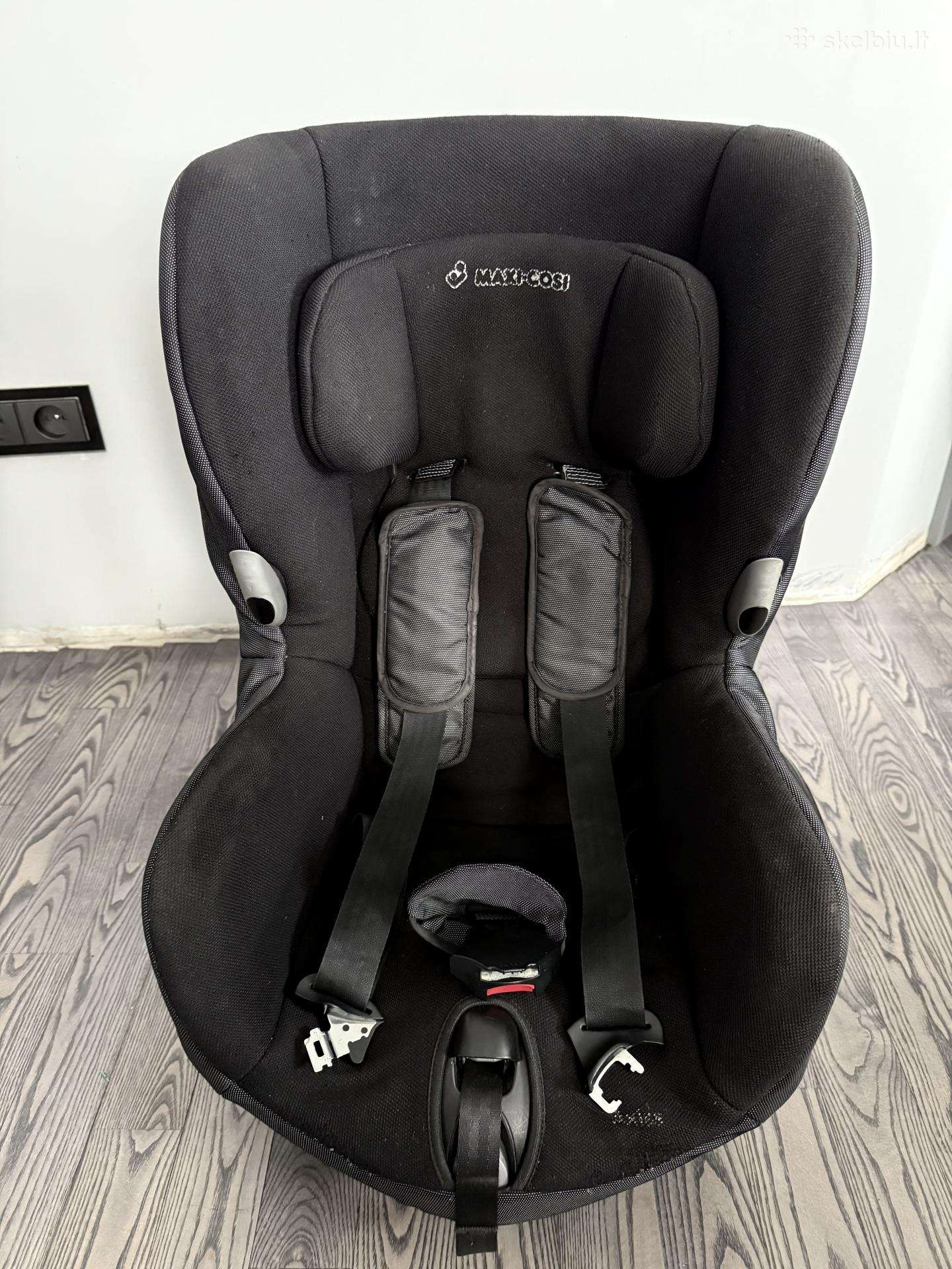 Maxi-cosi (9–18 kg) kėdutė su 5 taškų diržais