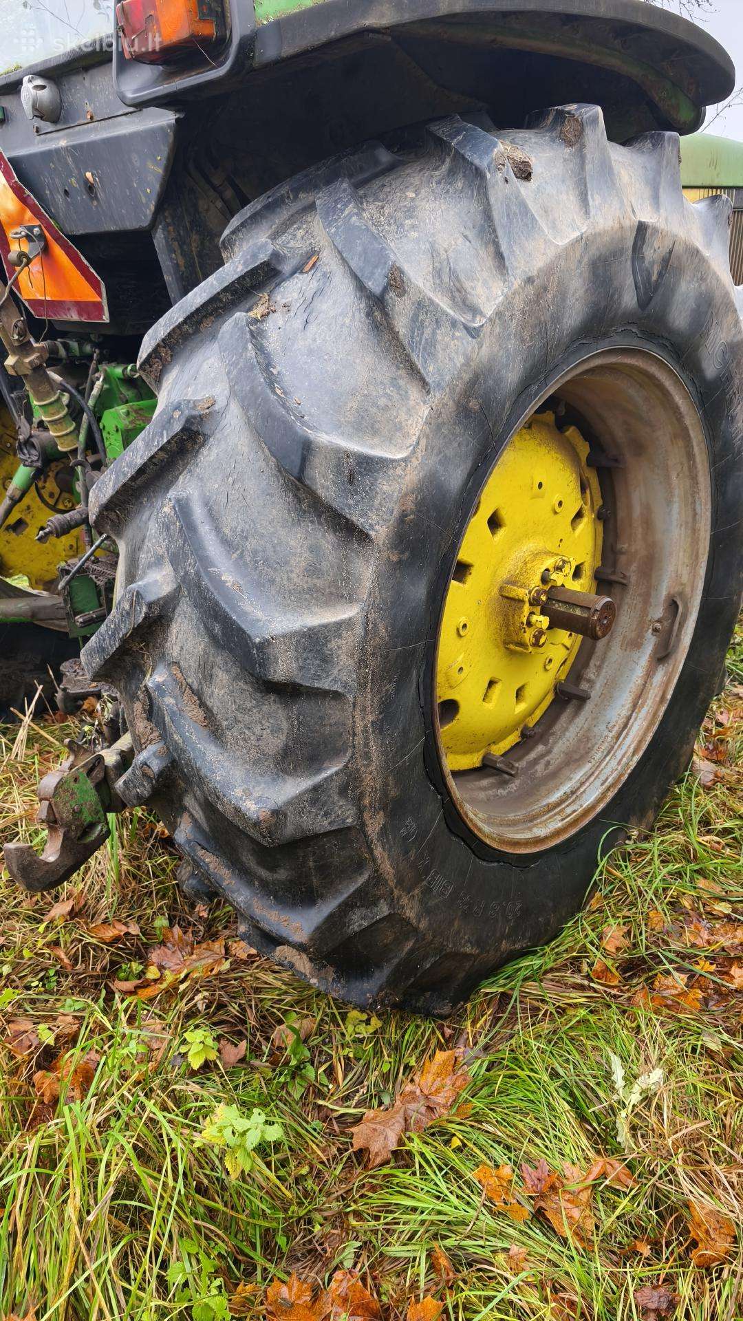 John Deere, тракторы