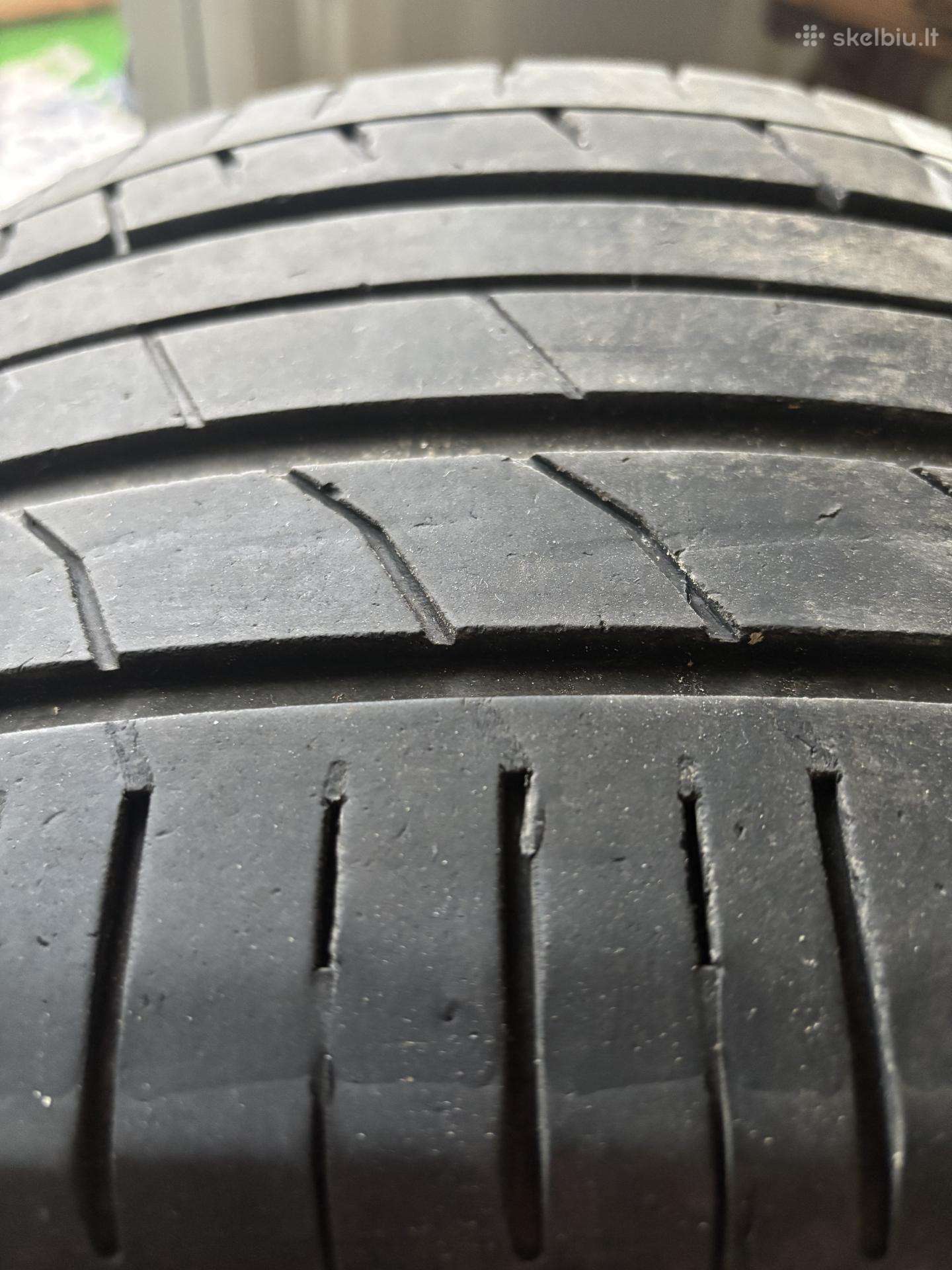 Accelera, summer 285/35 R21