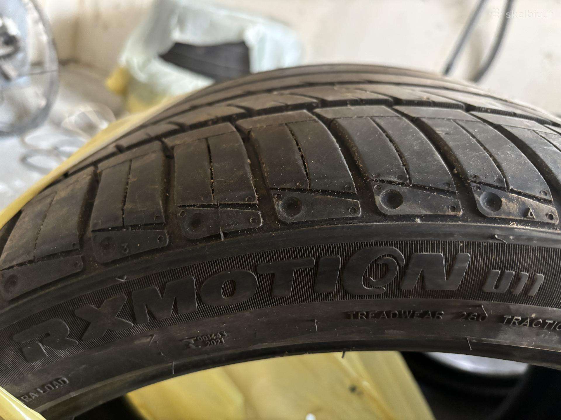 Accelera, summer 285/35 R21