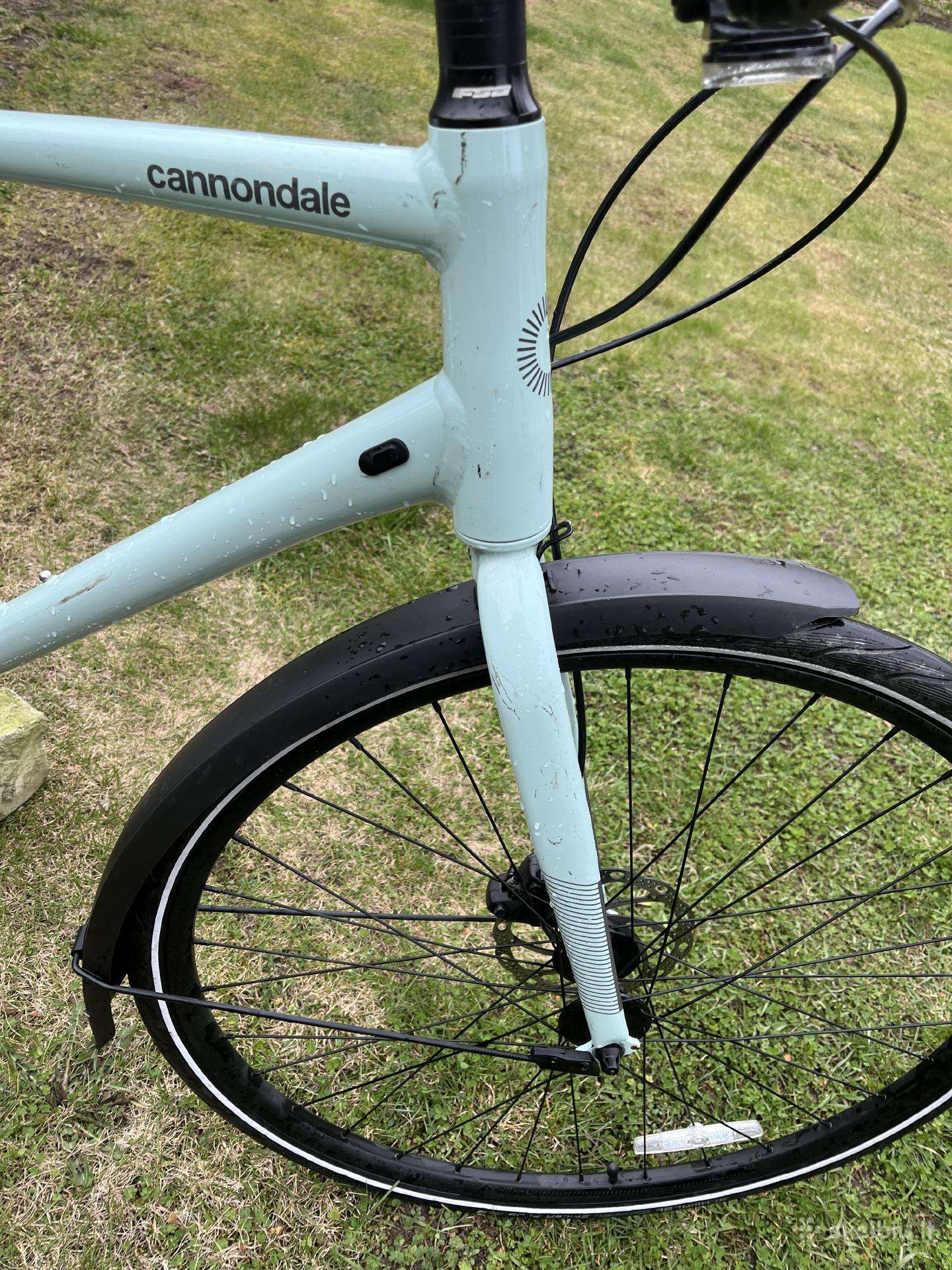 Hybrid bike Cannondale