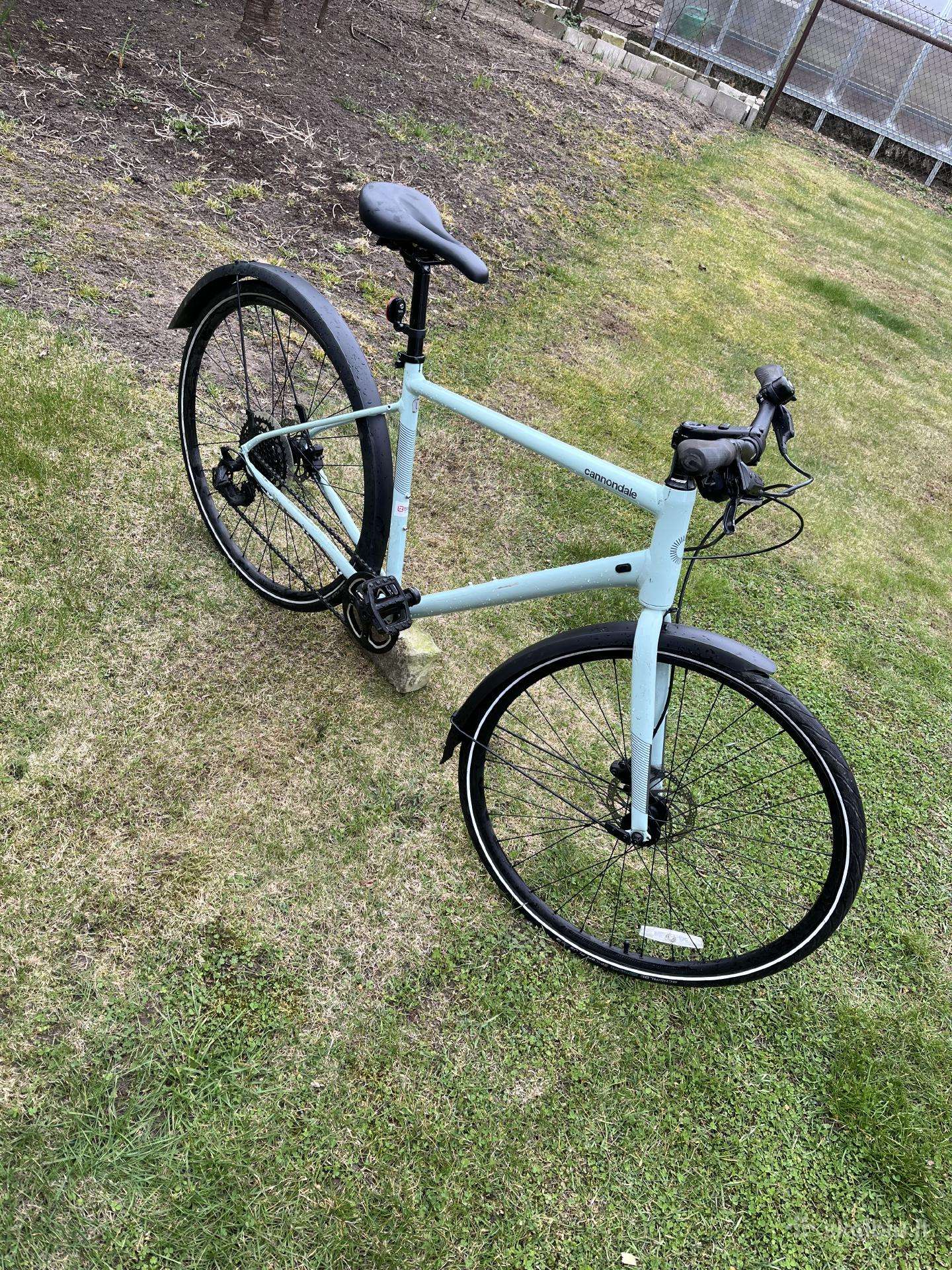 Hybrid bike Cannondale