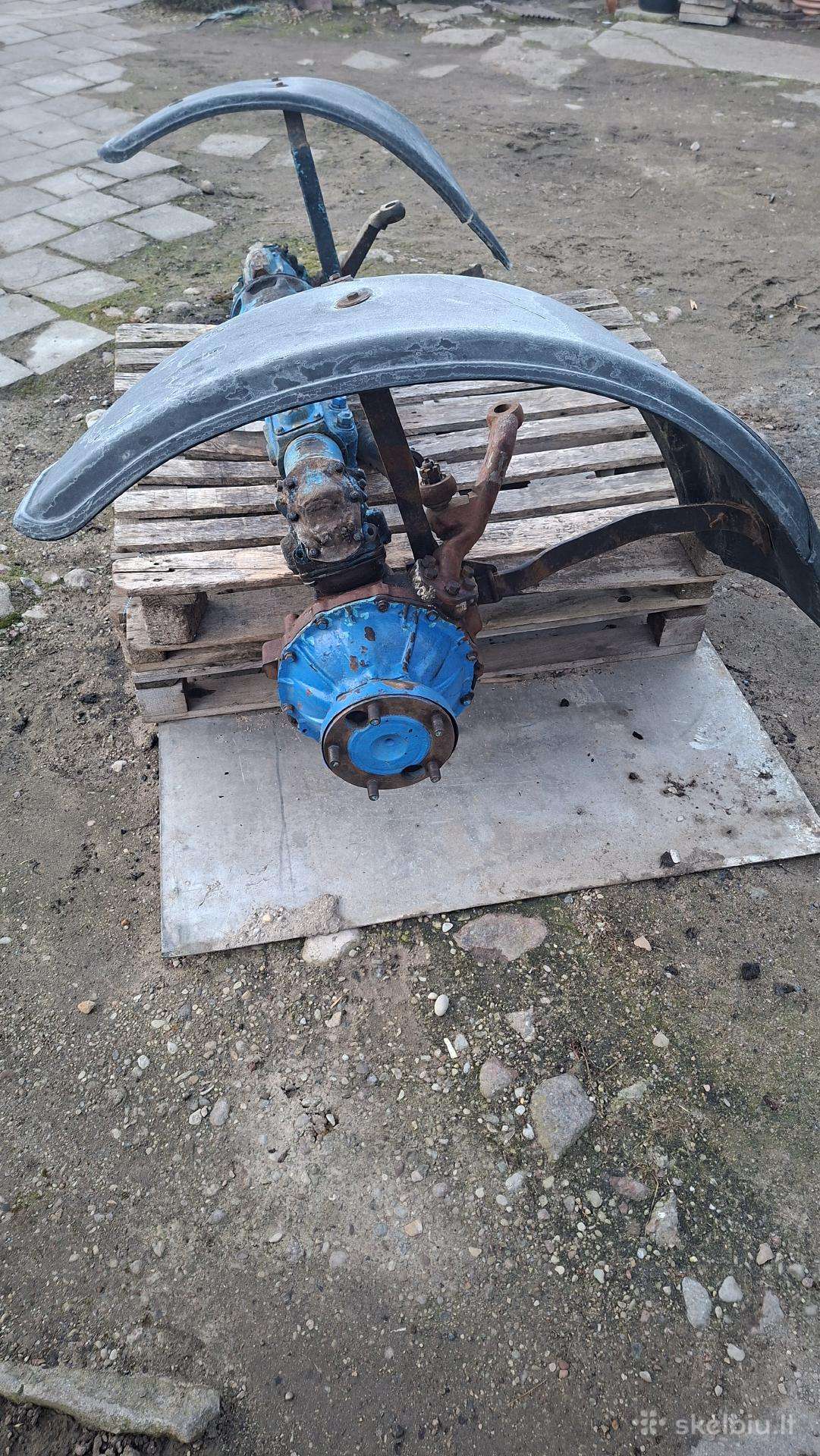 Mtz 82 priekinis tiltas su ratlankiais be padangų