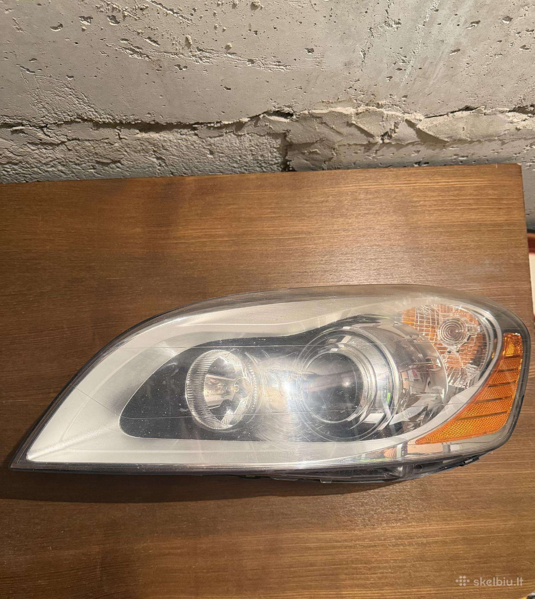 Volvo XC60 lights