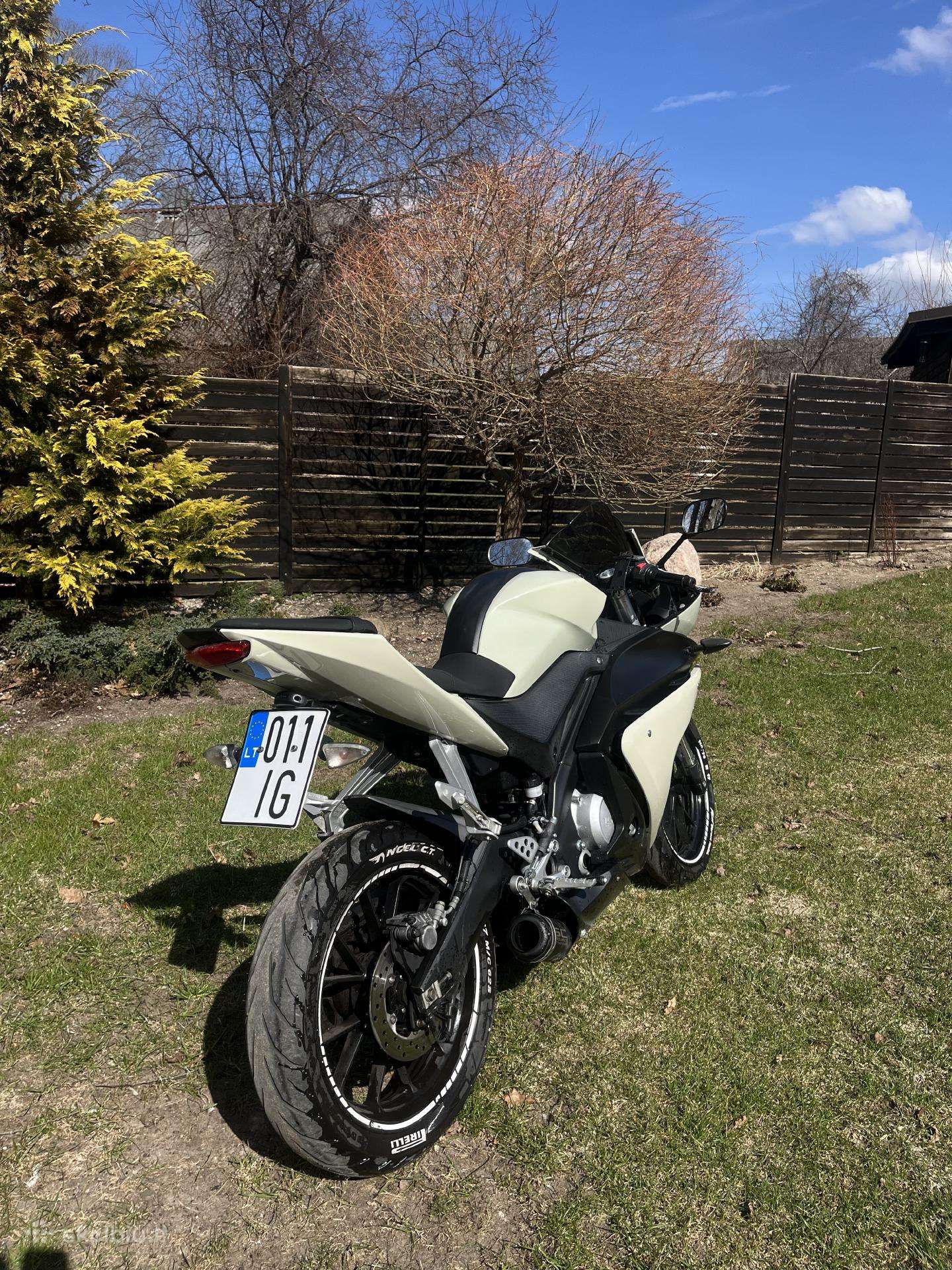 Yamaha YZF 125cc, superbikes