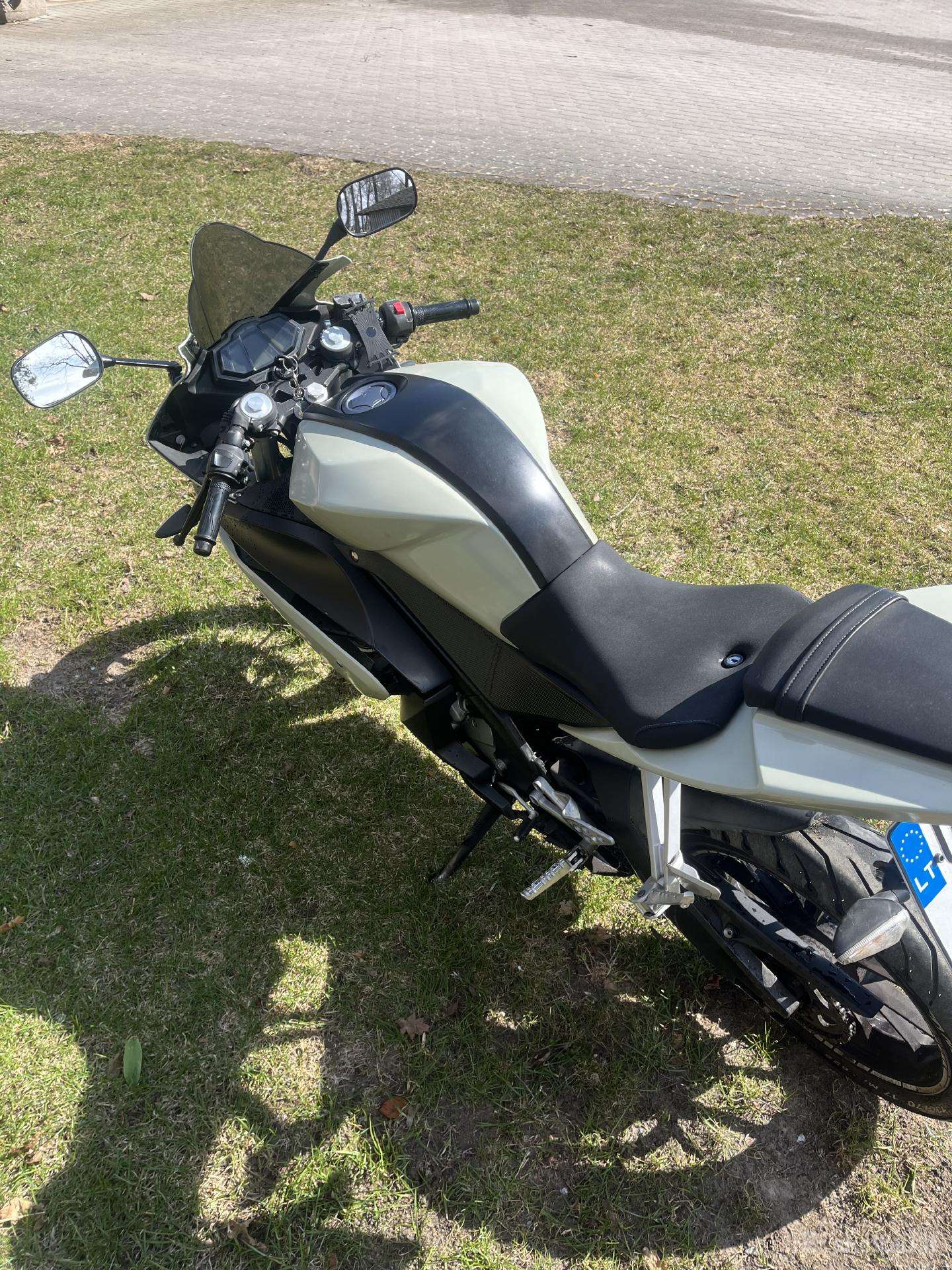 Yamaha YZF 125cc, superbikes
