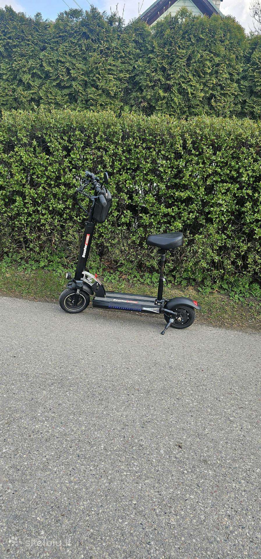 Electric scooter Beaster Scooter