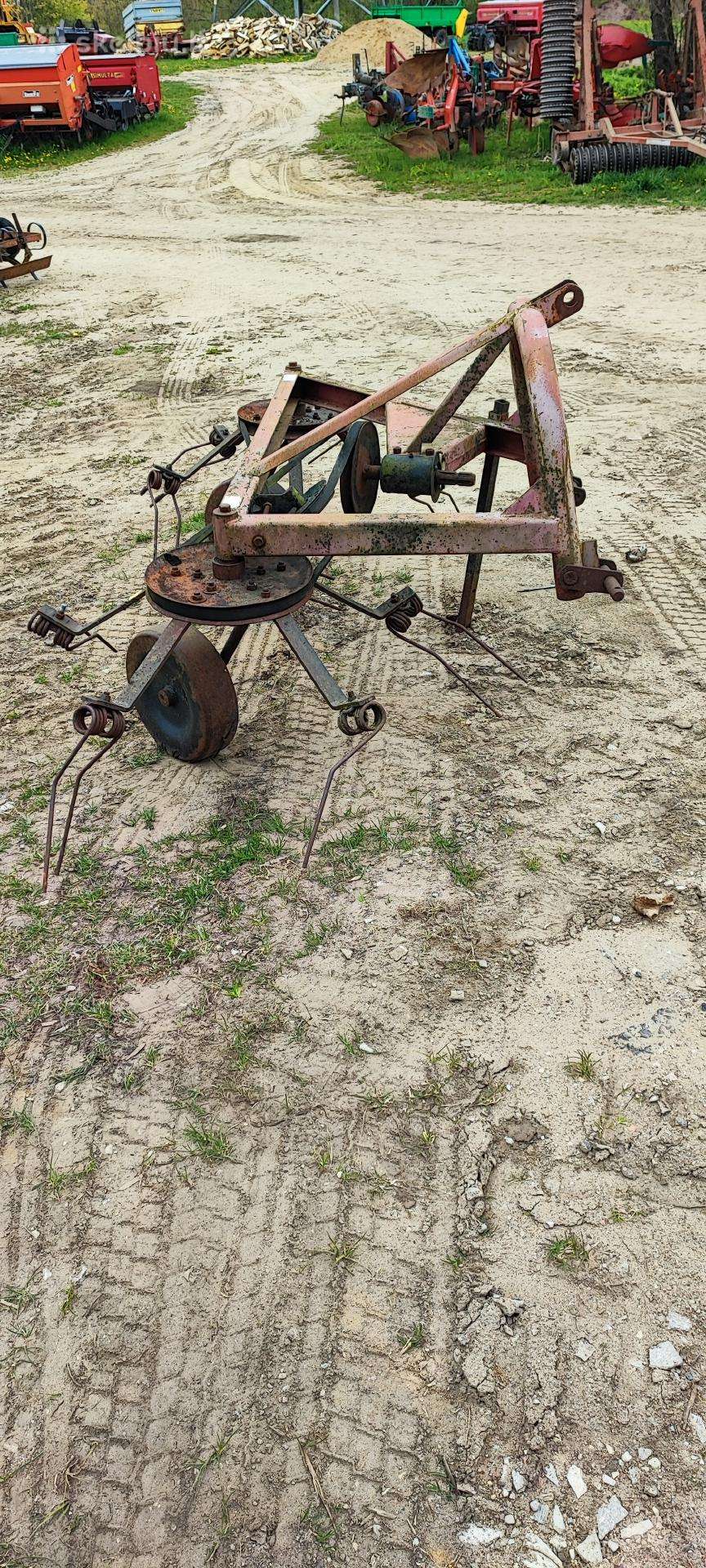 Claas, rakes