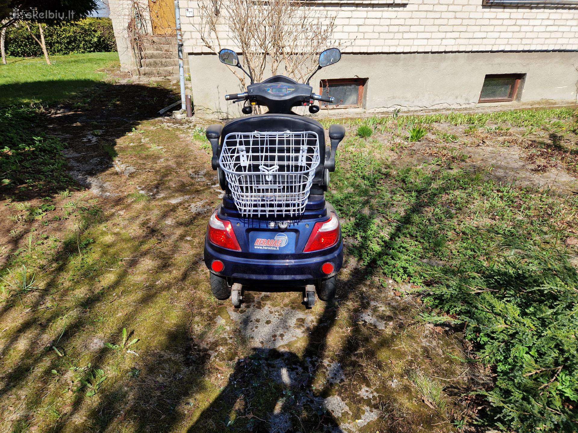 -Kita- -kita-, trikes