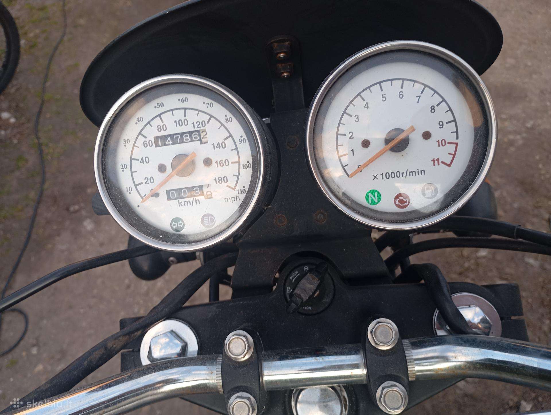 Mash Scrambler 400, street / classic