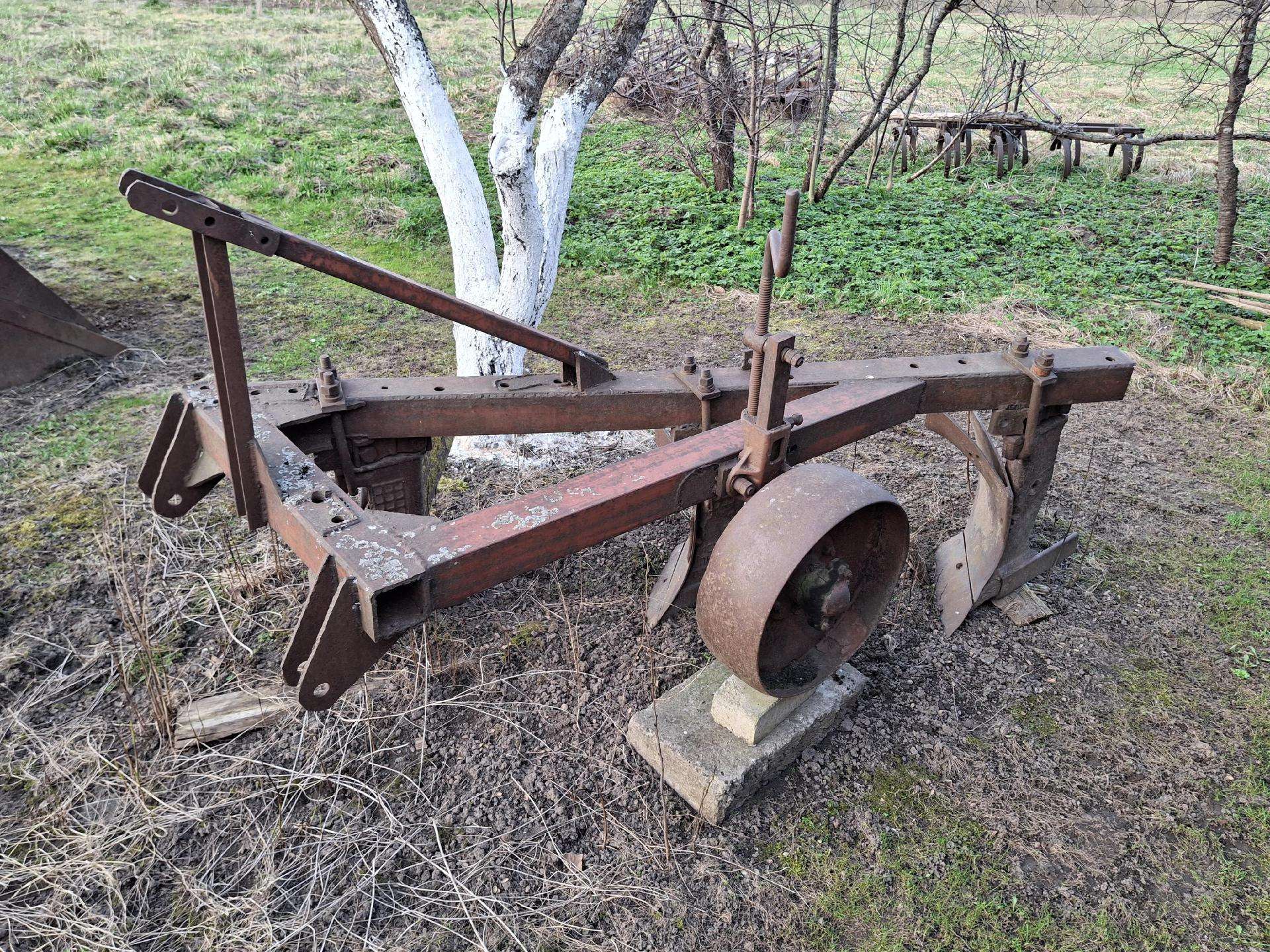 -Kita-, ploughs