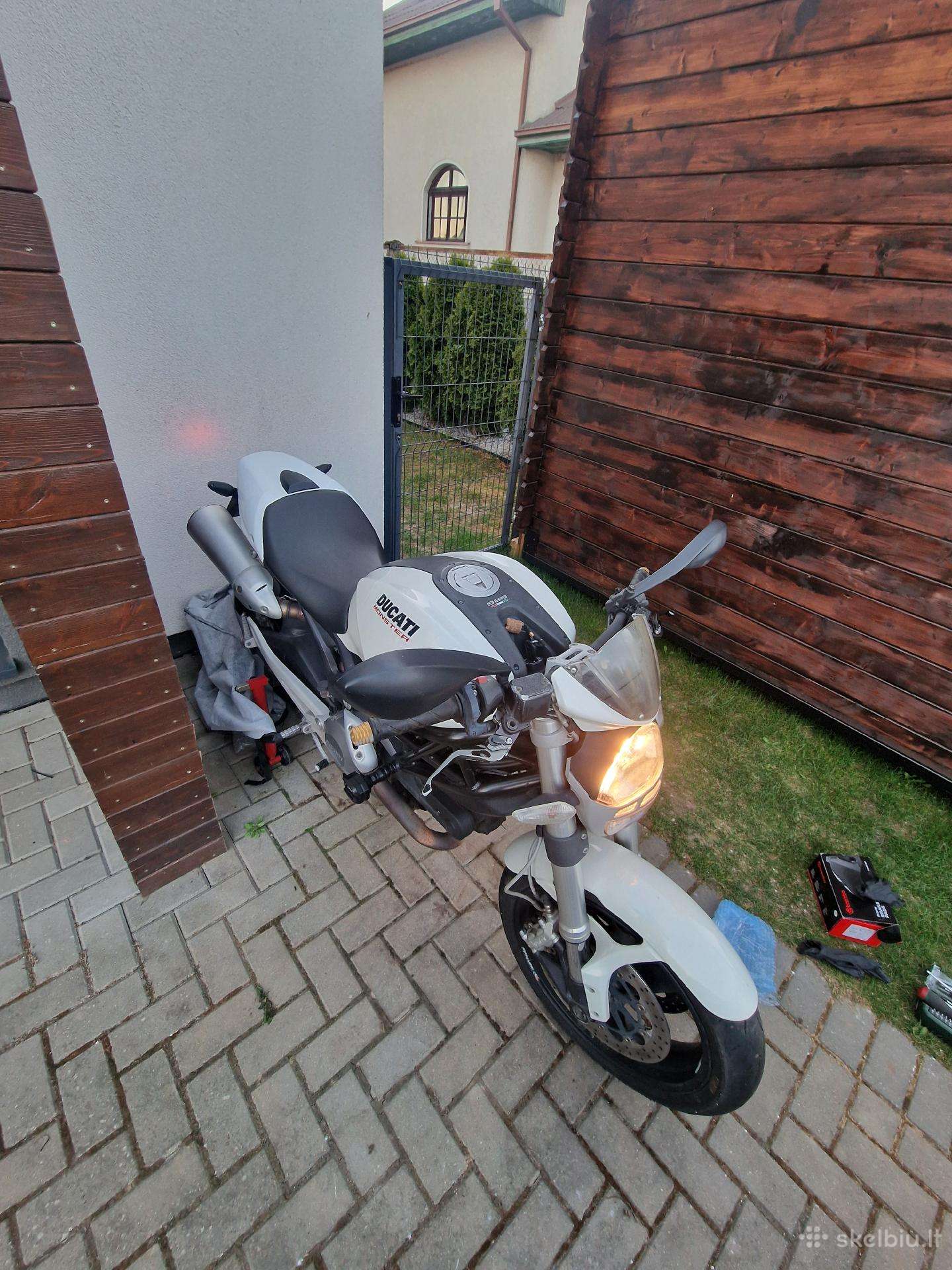 Ducati Monster 696cc, street / classic