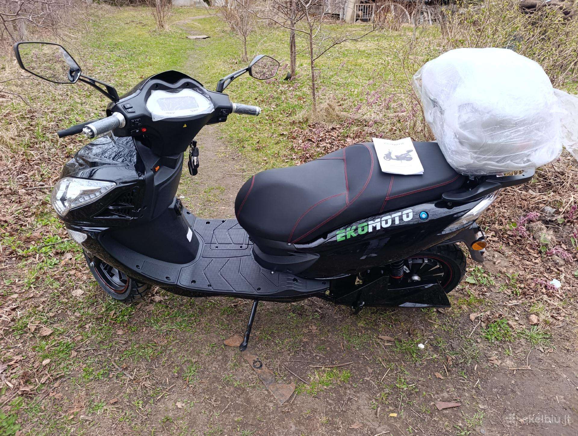 Ekomoto M5, scooters / mopeds