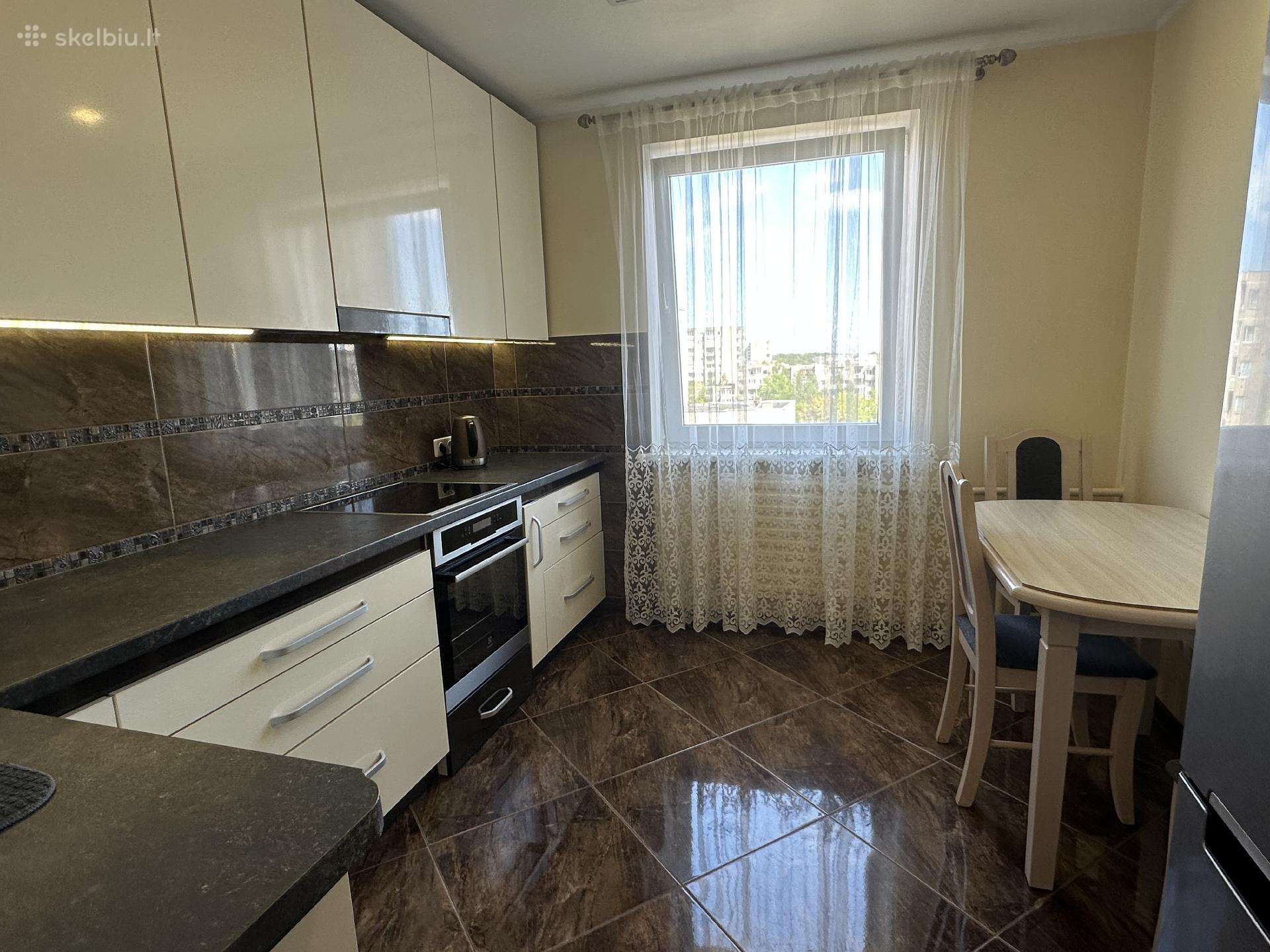 Išnuomojamas kambarys 3 kambarių bute Fabijoniškės