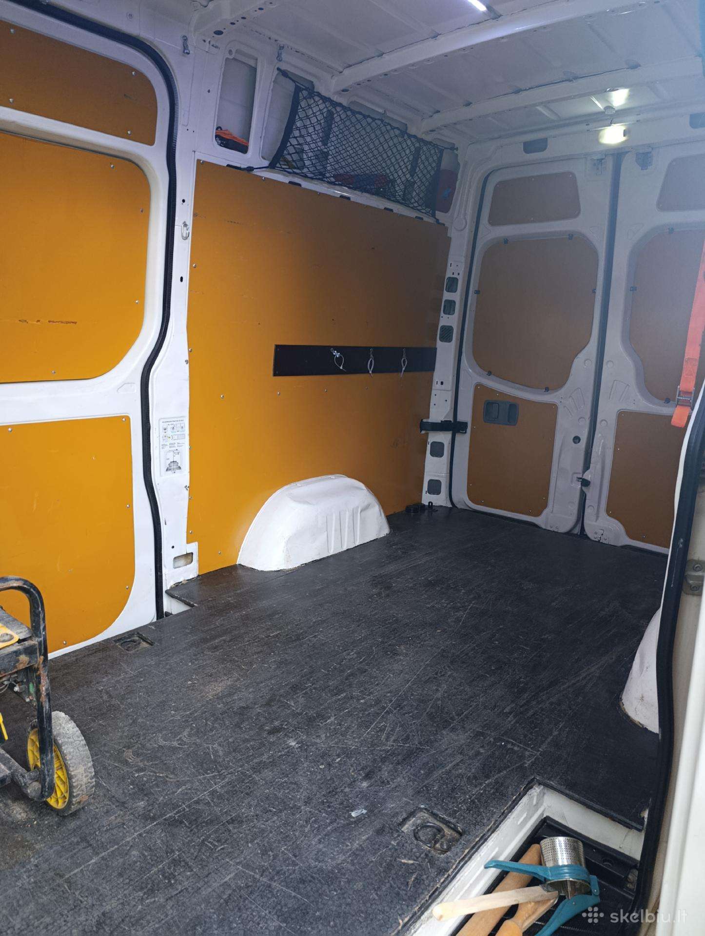 Krovinių pervežimas mikroautobusu