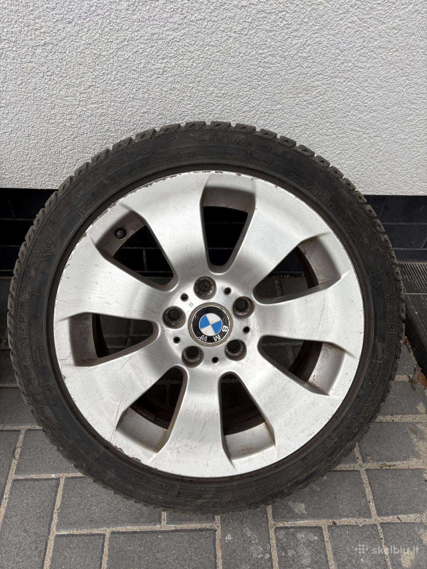 Triangle, winter 225/45 R17