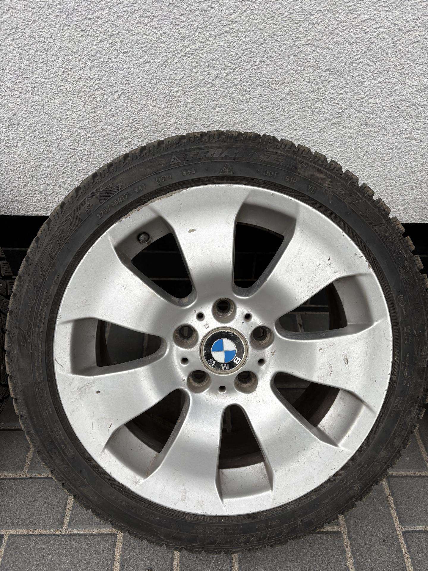 Triangle, winter 225/45 R17