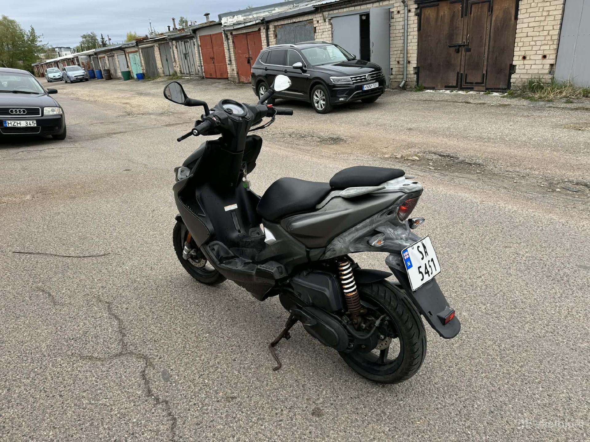 Yamaha Aerox, scooters / mopeds