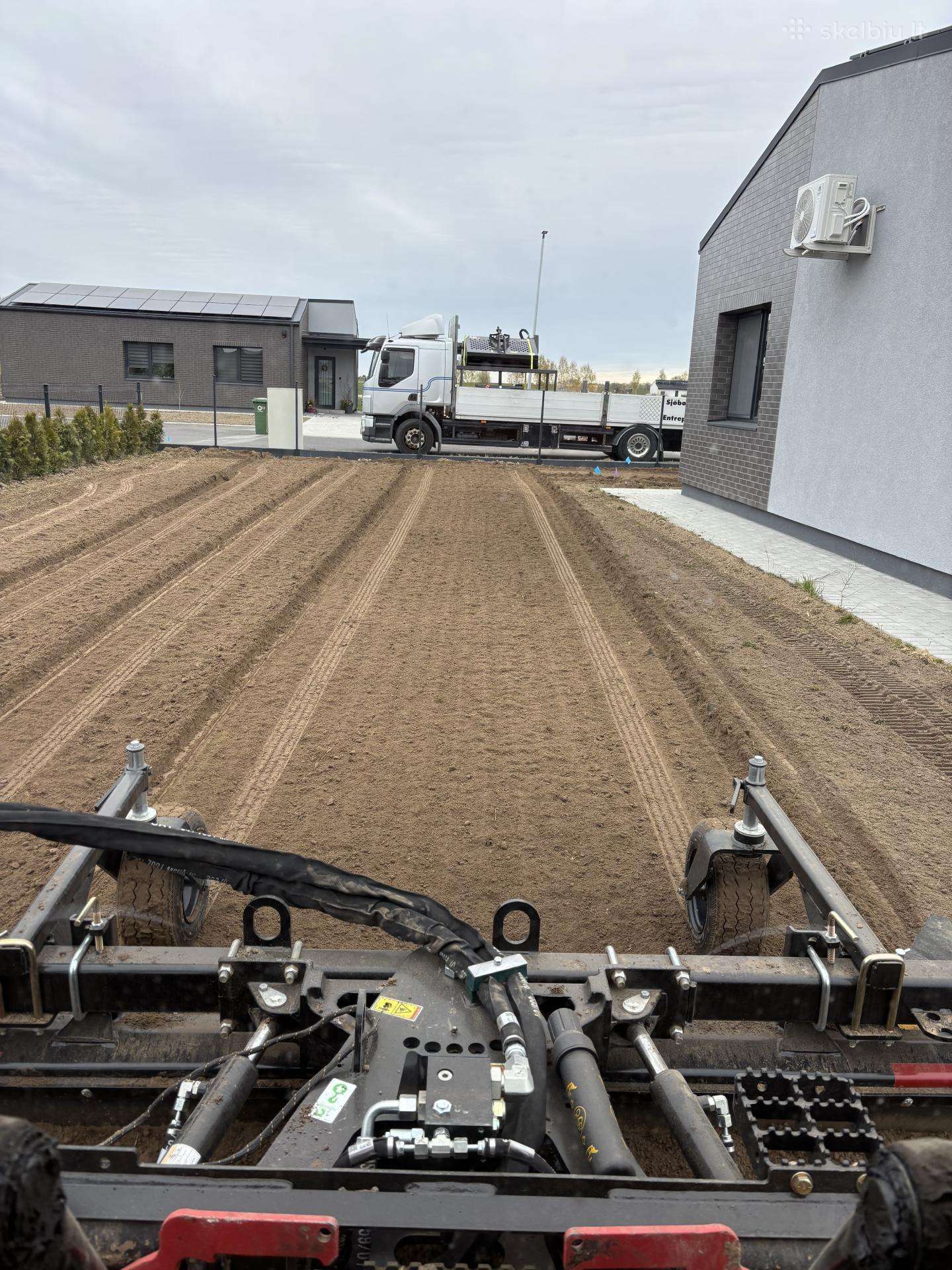 Žemės frezavimas kultivavimas grebimas bobcat tech