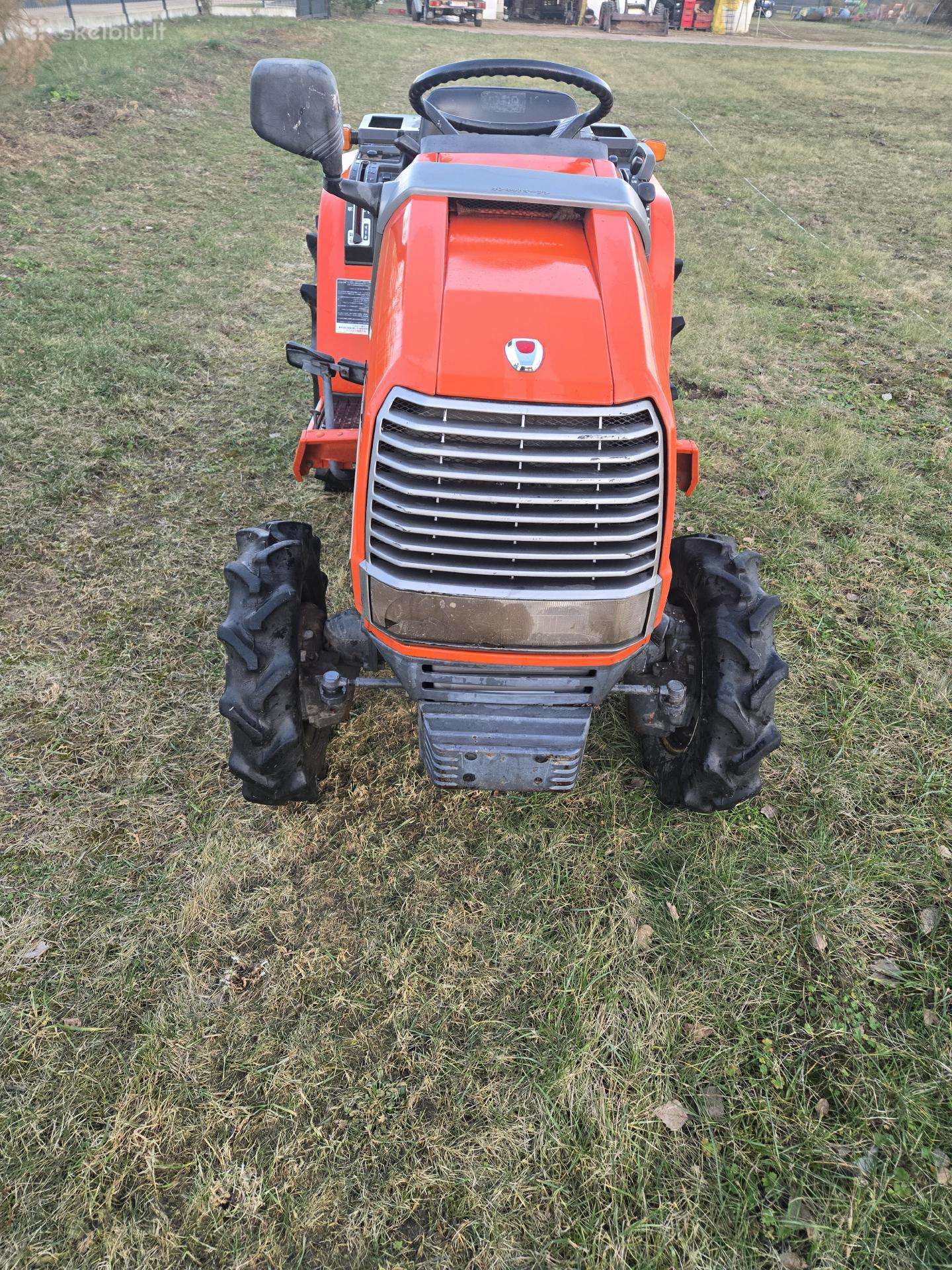 Kubota 15, traktoriai
