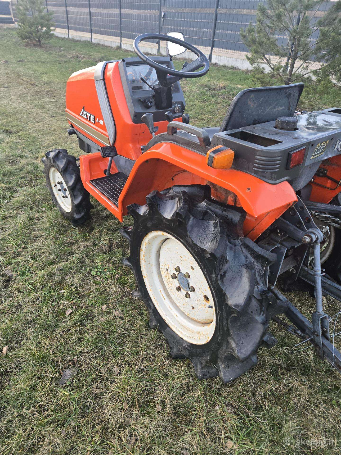 Kubota 15, traktoriai