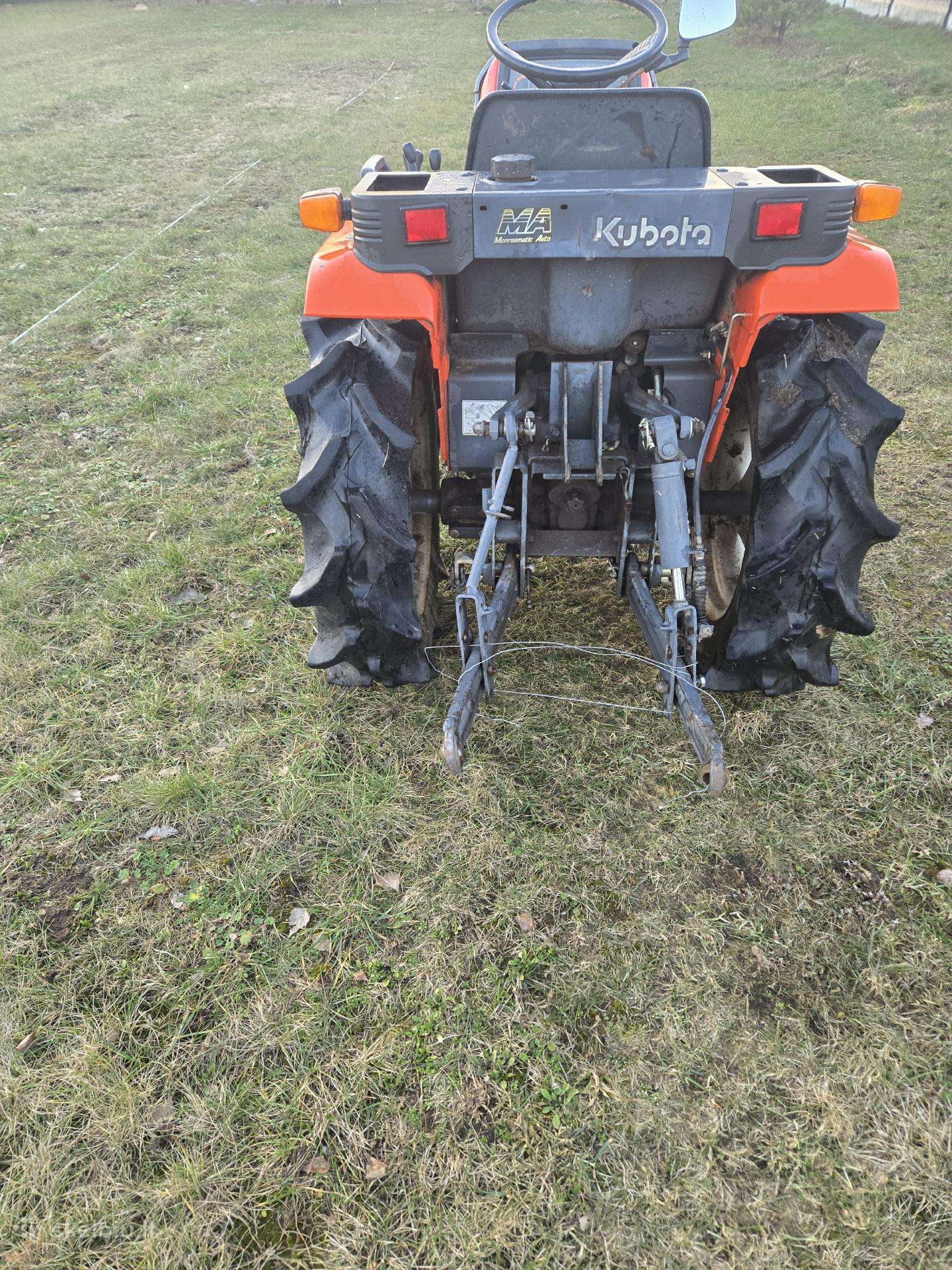 Kubota 15, traktoriai