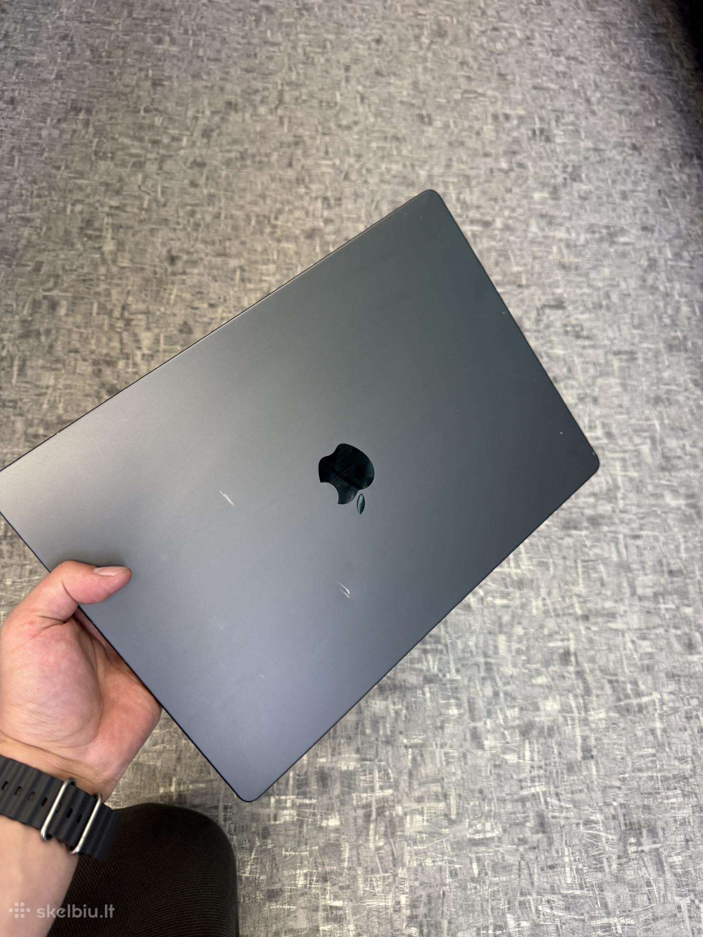MacBook Pro 16