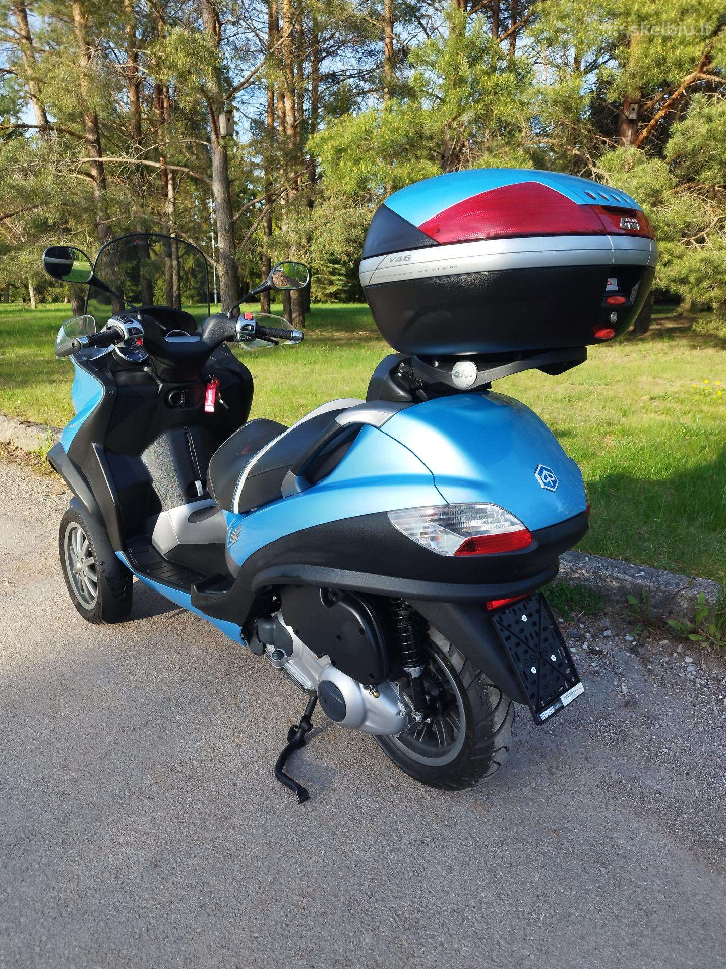 Piaggio MP3 244cc, scooters / mopeds