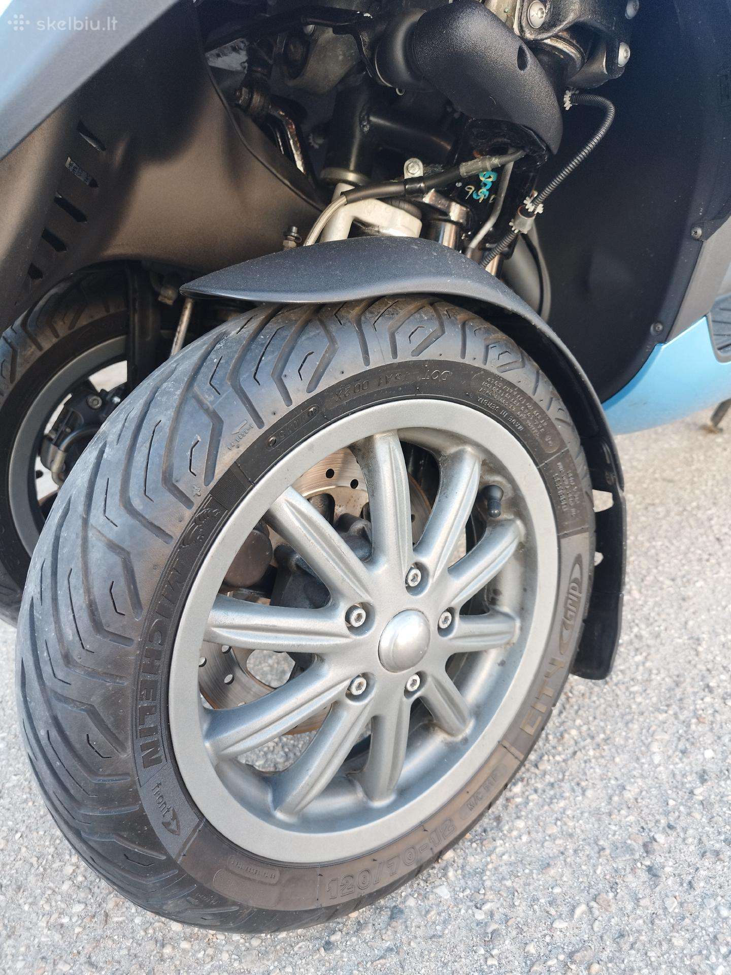 Piaggio MP3 244cc, scooters / mopeds