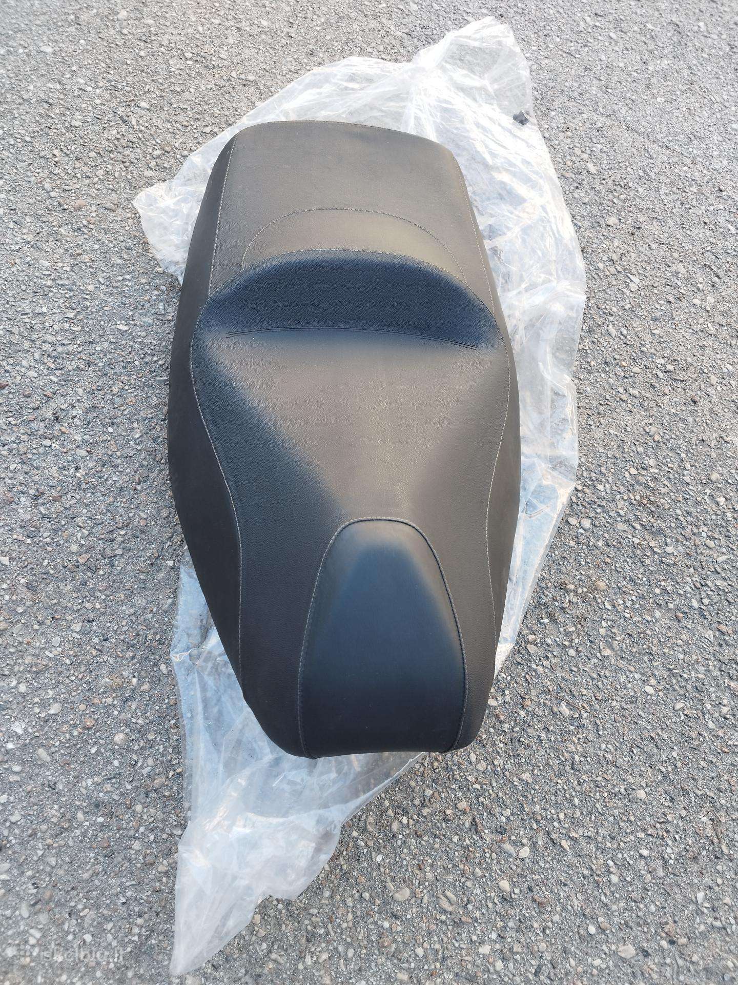 Piaggio MP3 244cc, scooters / mopeds