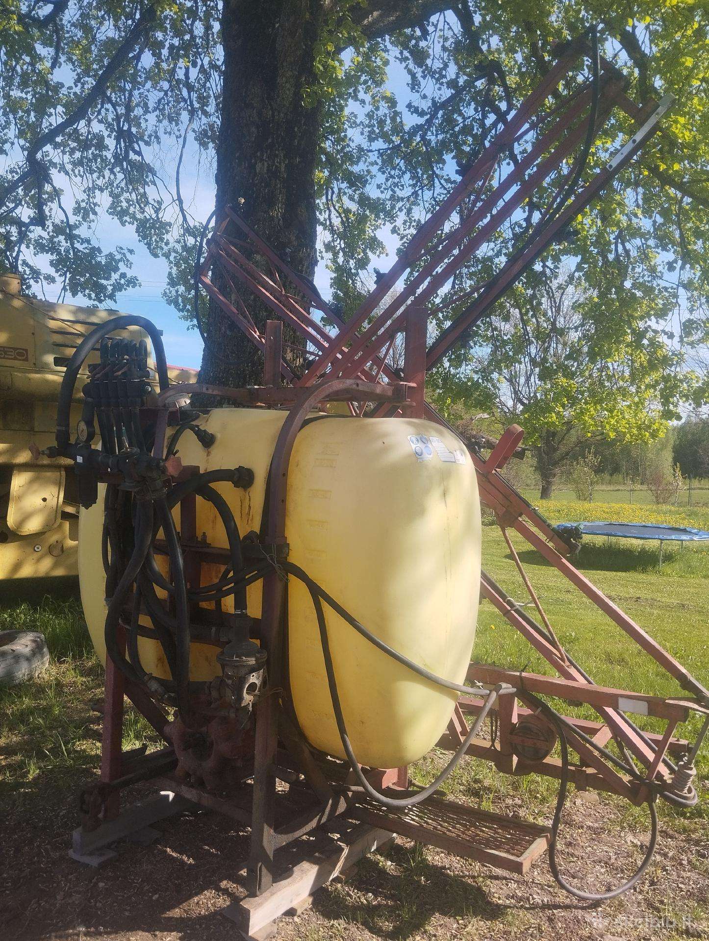 Hardi 850, sprayers