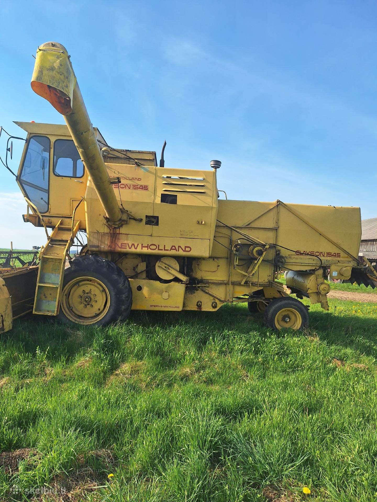 New Holland 1545, combine harvesters