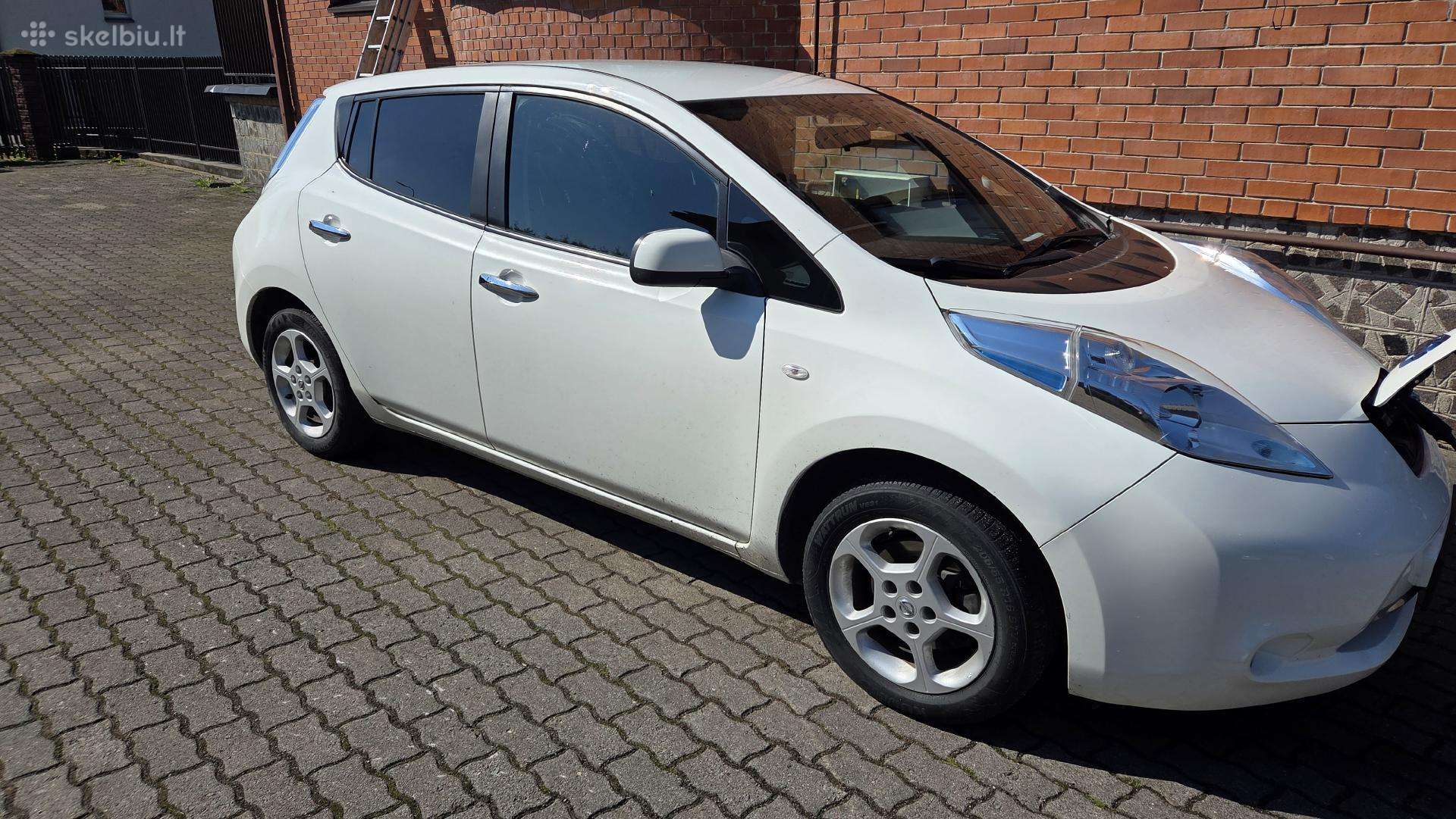 Nissan Leaf, hatchback