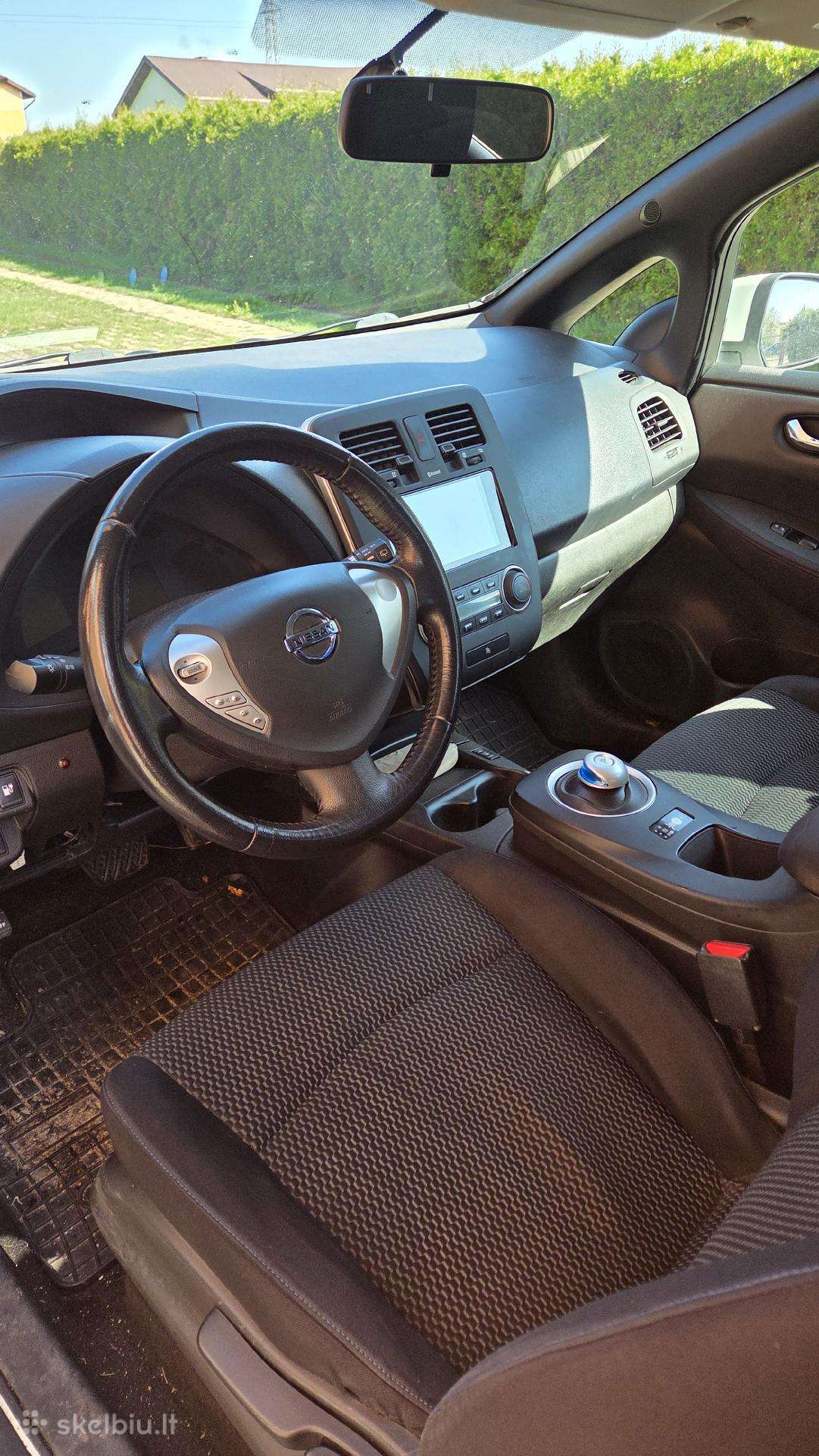 Nissan Leaf, hatchback