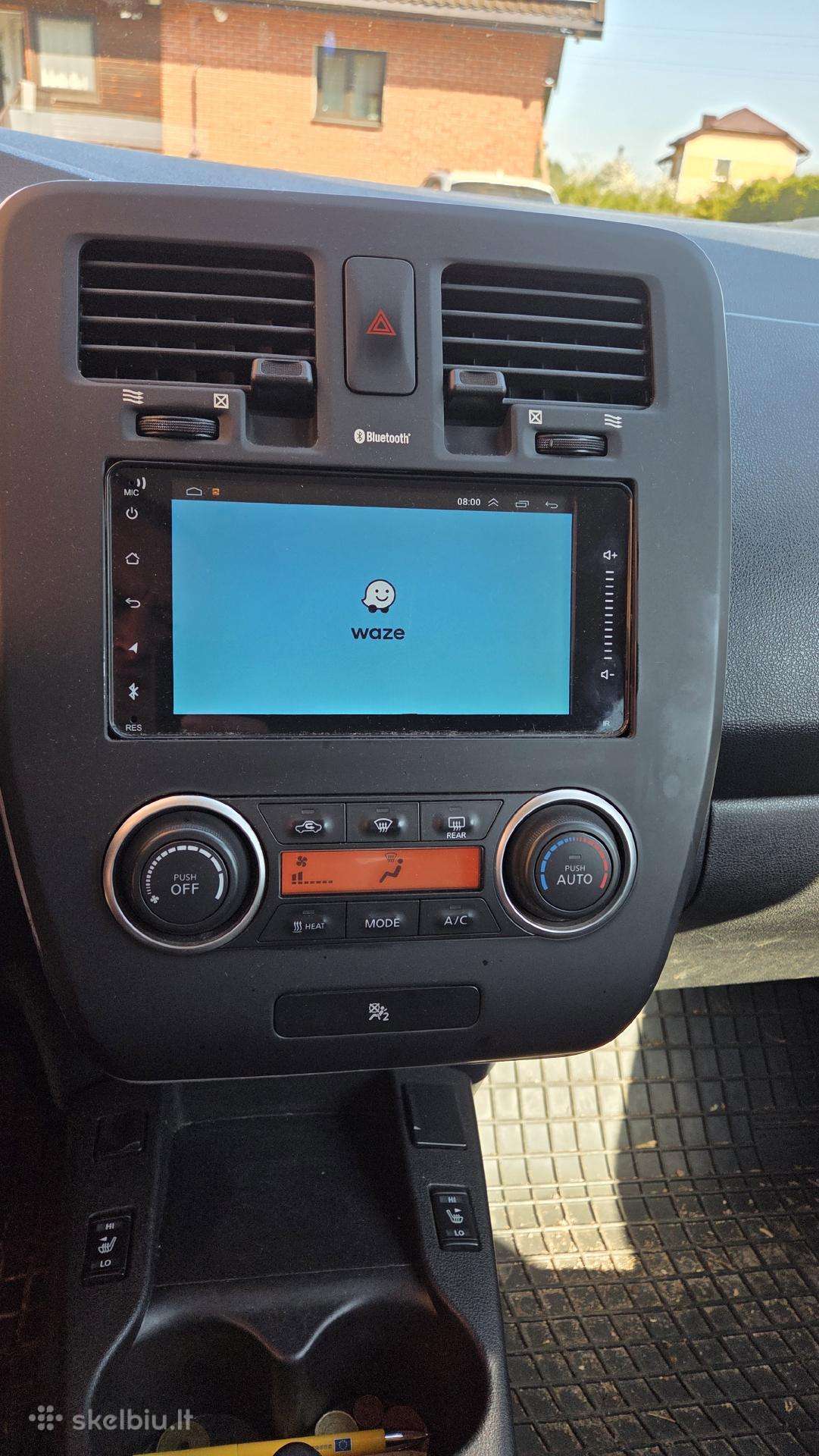 Nissan Leaf, hatchback