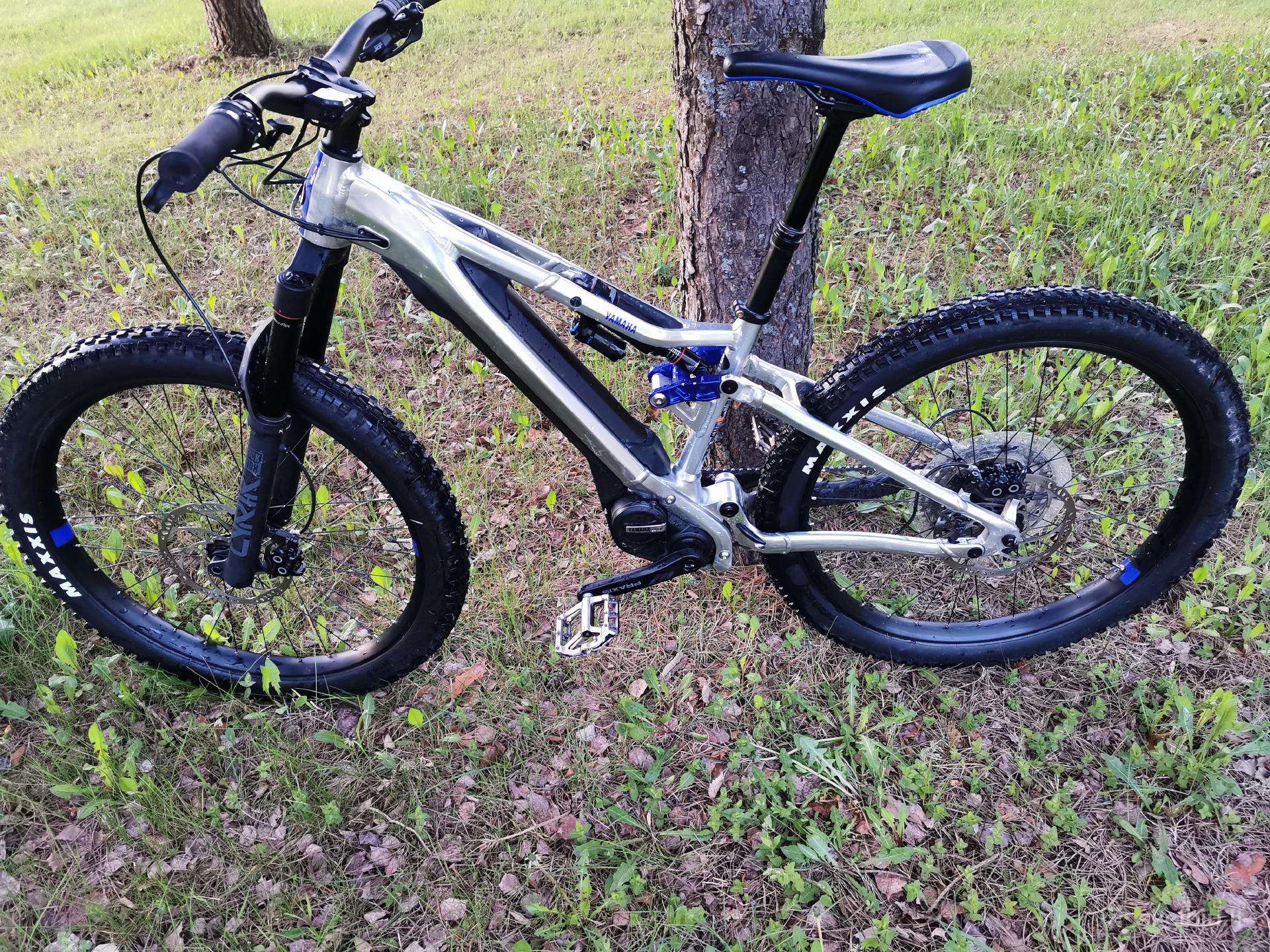Kalnų dviratis Canyon 27.5″