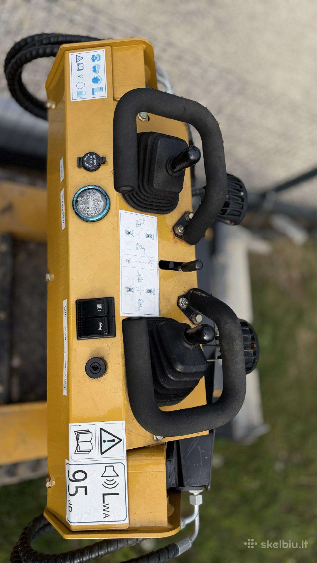 -Kita-, self-propelled loaders