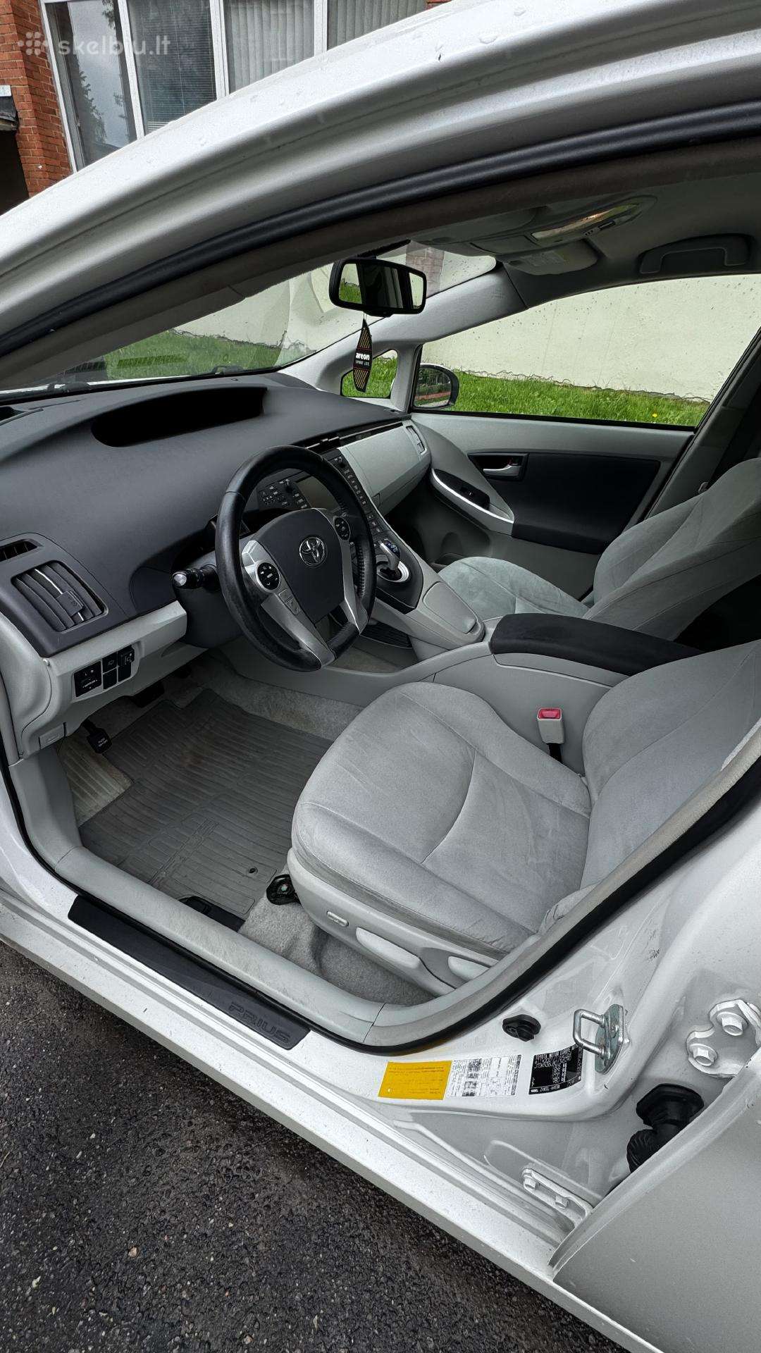 Toyota Prius, hatchback
