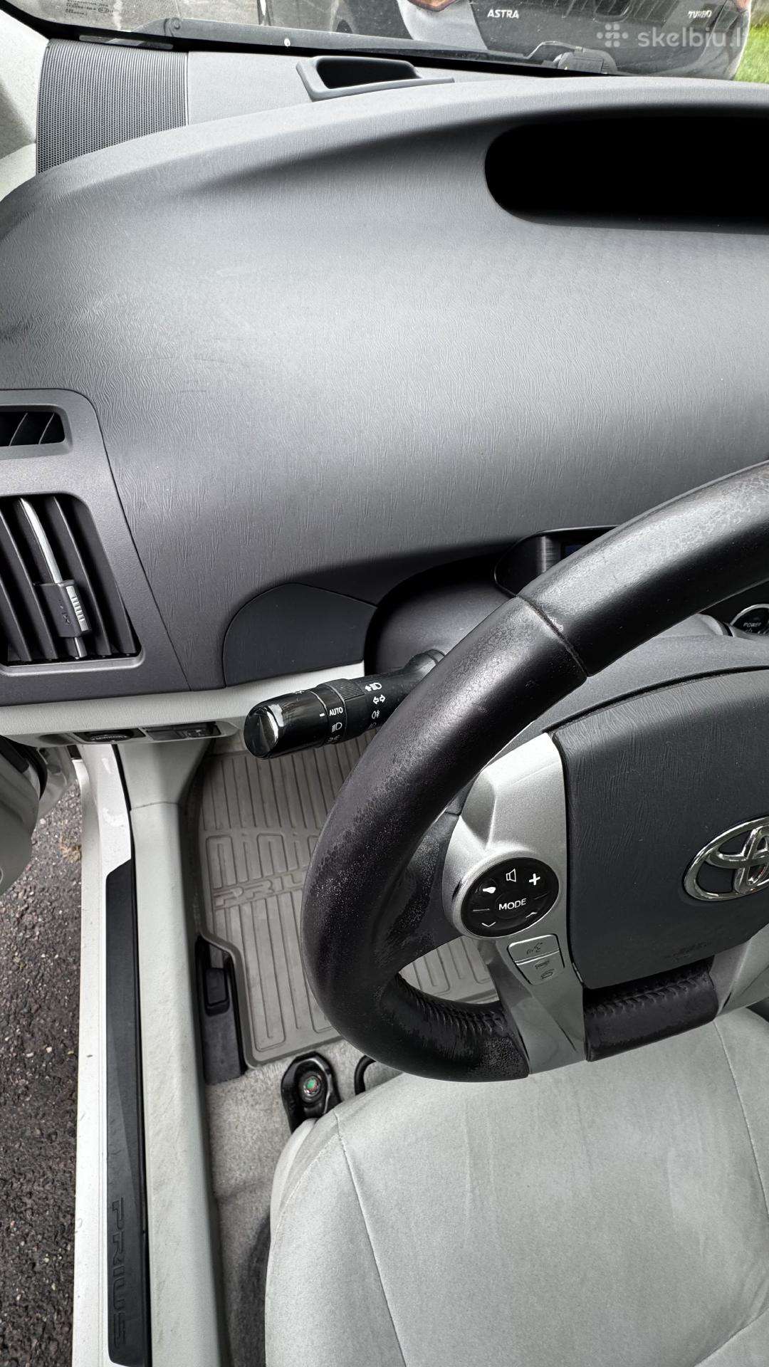 Toyota Prius, hatchback