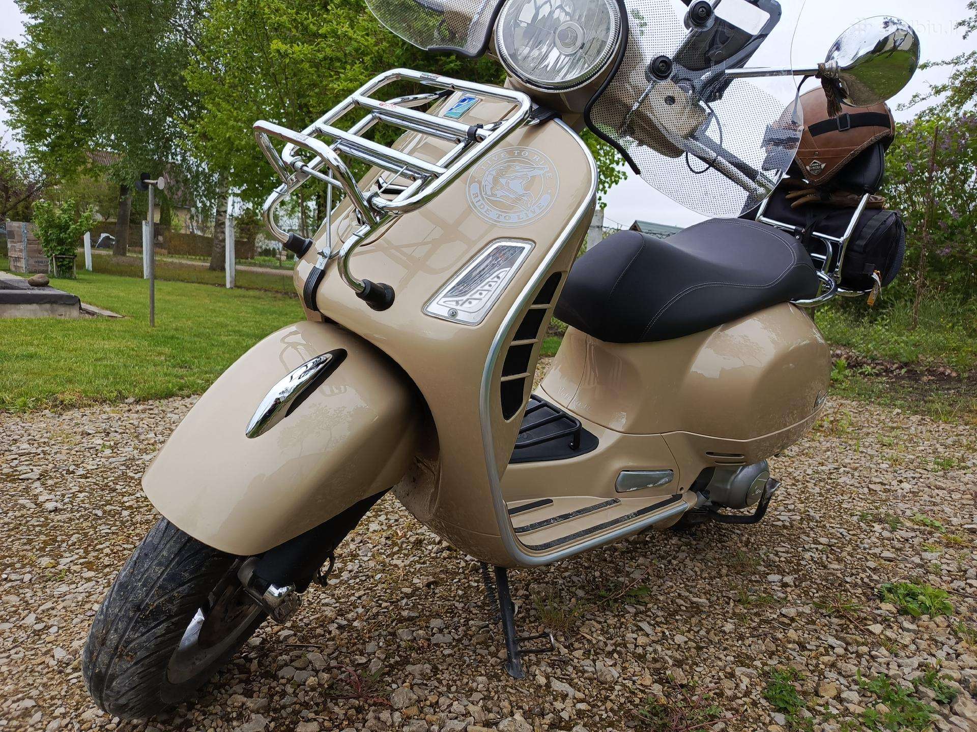 Piaggio Vespa 300cc, мотороллеры / мопеды