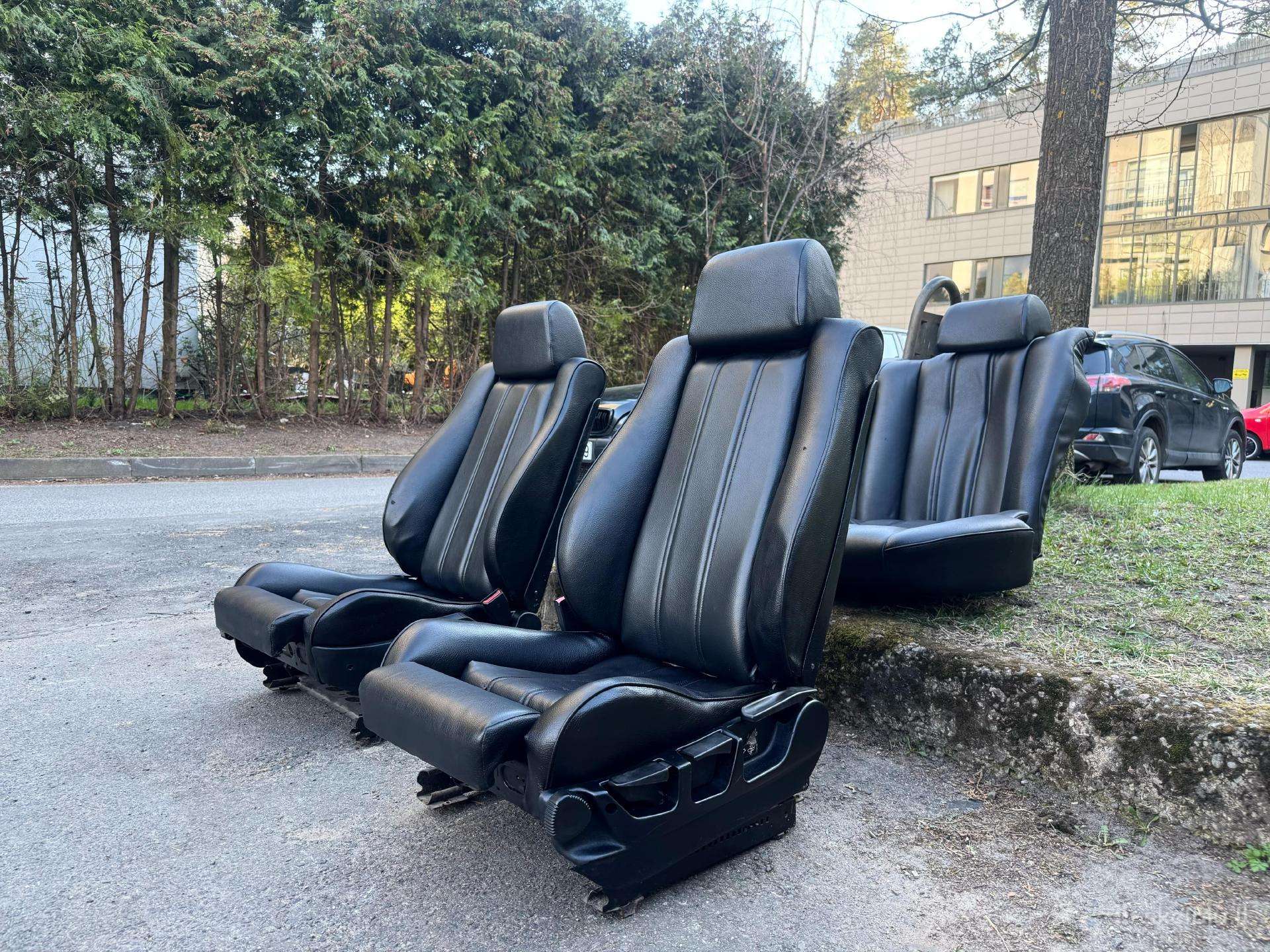 BMW 525 seats