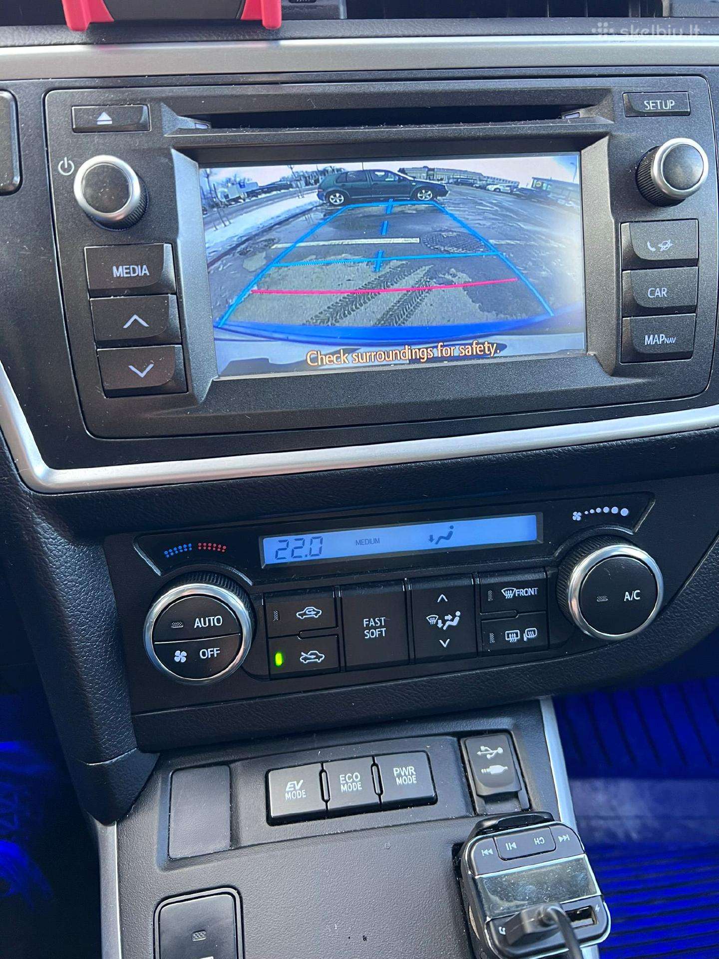 Toyota Prius, sedanas
